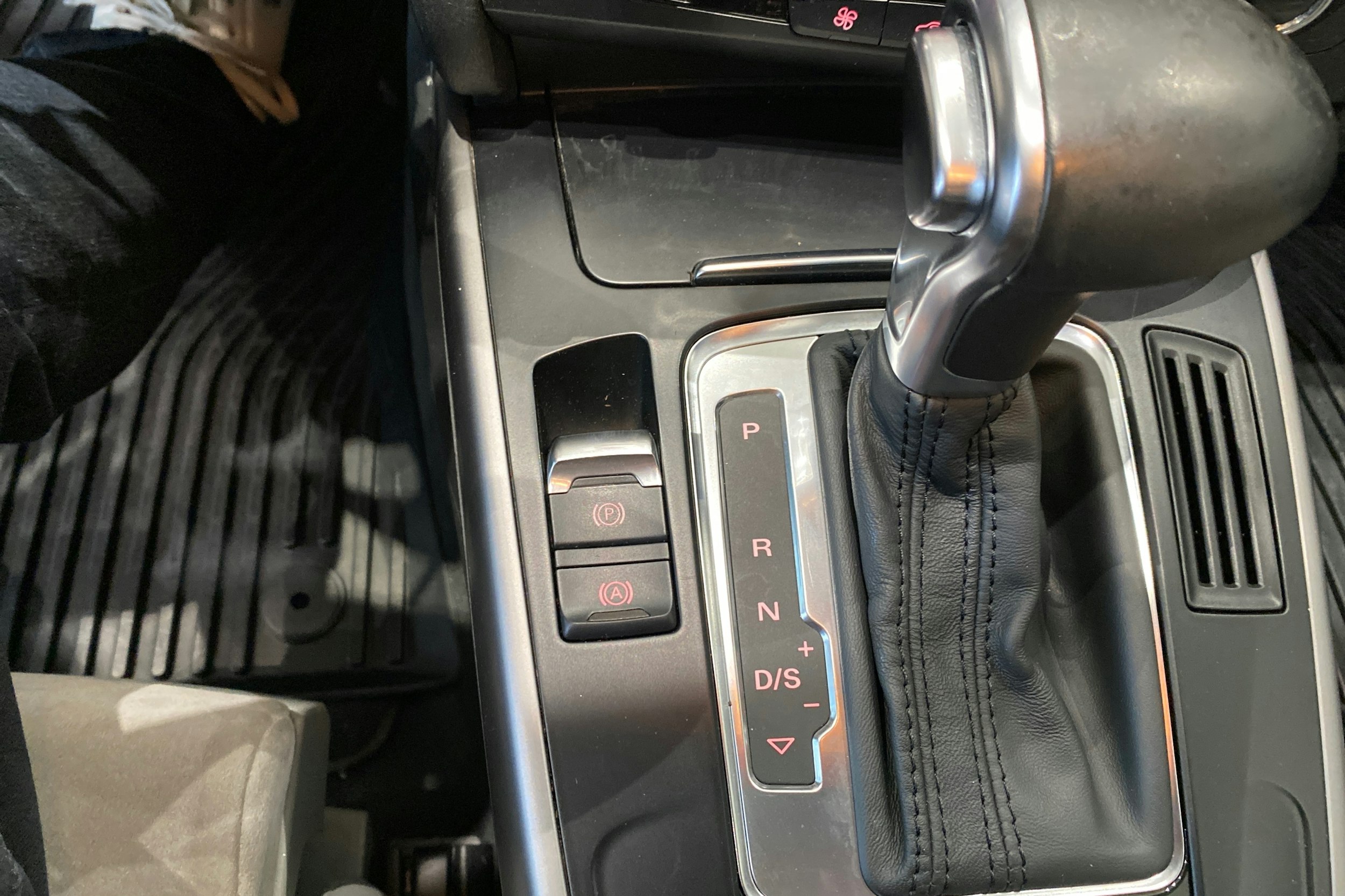 hopea Audi A4 allroad quattro 2015 kuva 24.