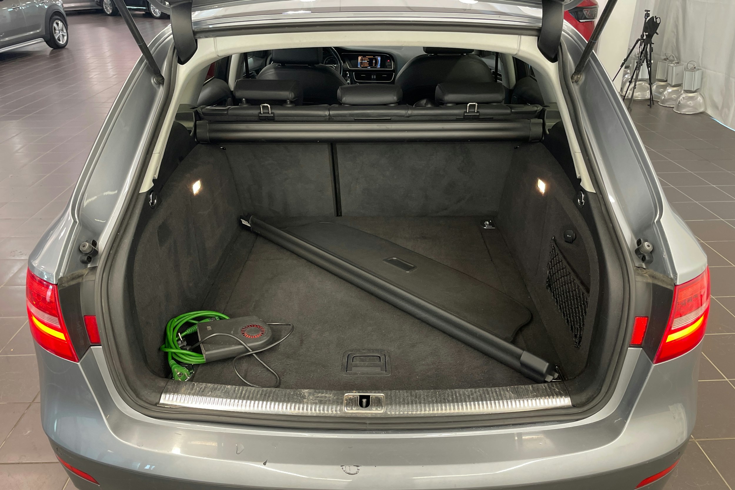 harmaa Audi A4 allroad quattro 2015 kuva 16.