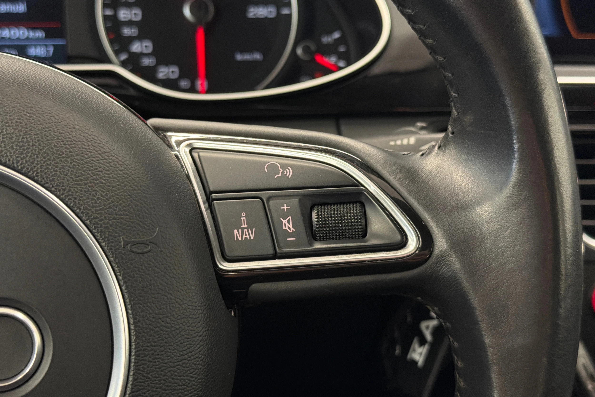 valkoinen Audi A4 allroad quattro 2014 kuva 16.