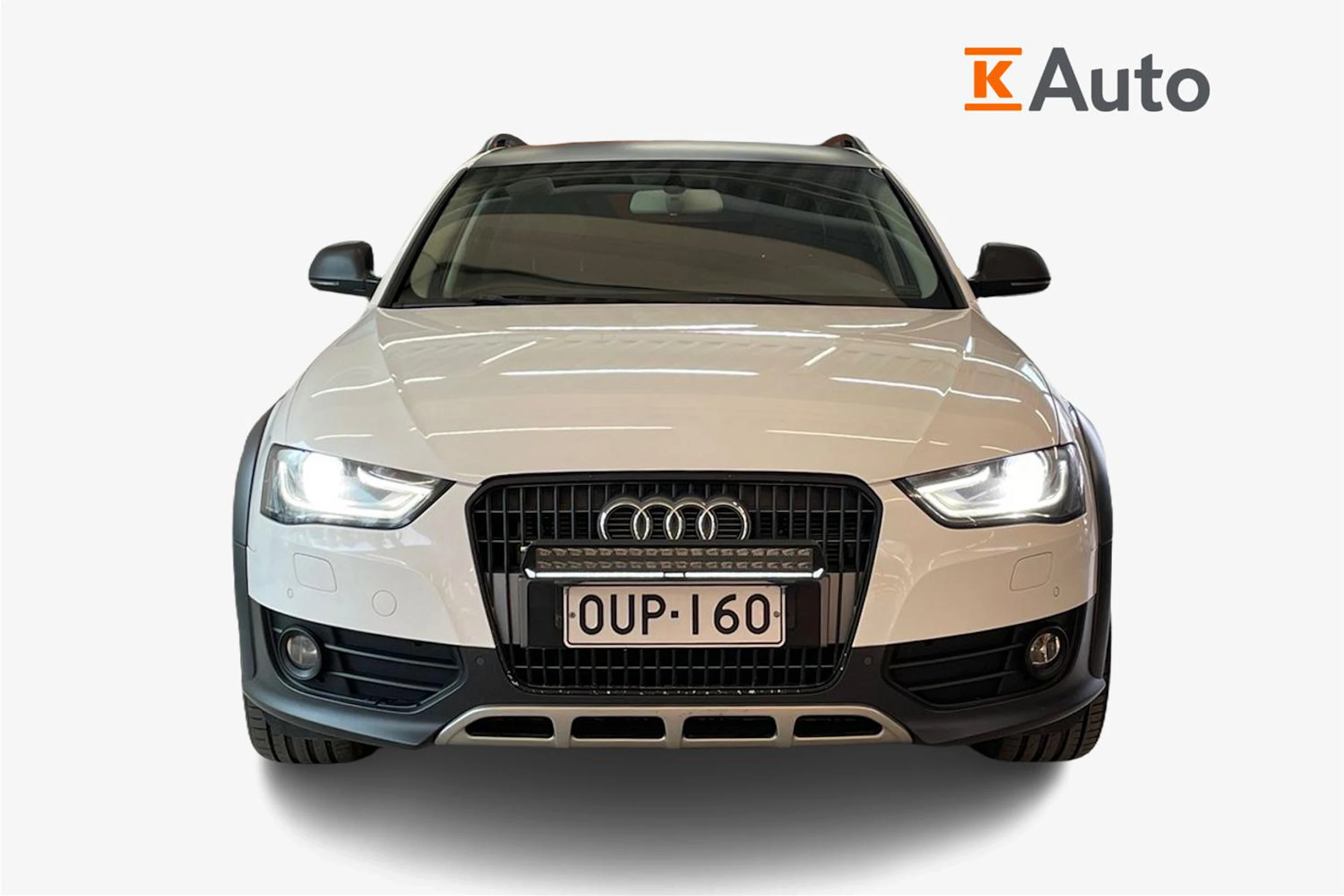 Valkoinen Audi A4 allroad quattro 2015 kuva 5.