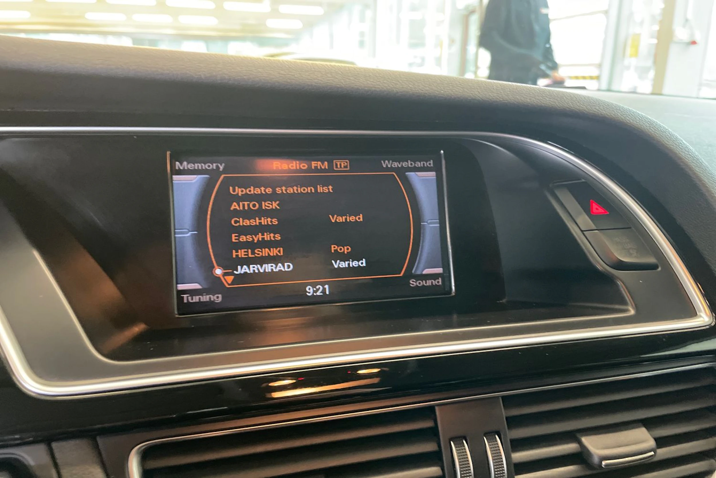 Valkoinen Audi A4 allroad quattro 2015 kuva 16.