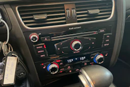 Valkoinen Audi A4 allroad quattro 2015 kuva 18.