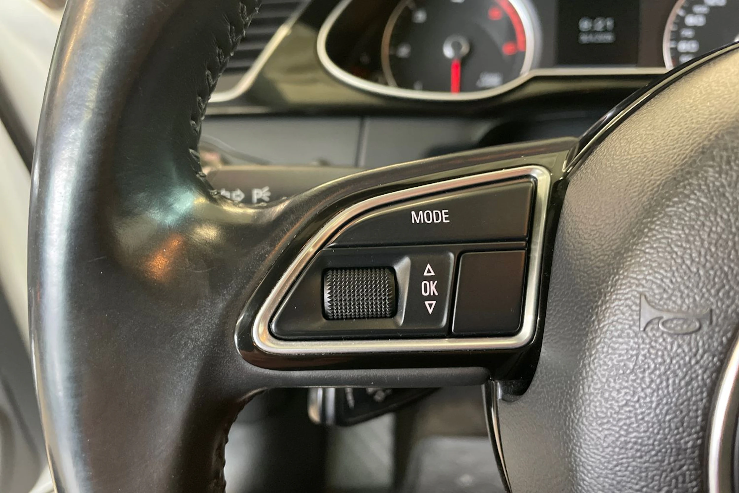 Valkoinen Audi A4 allroad quattro 2015 kuva 20.