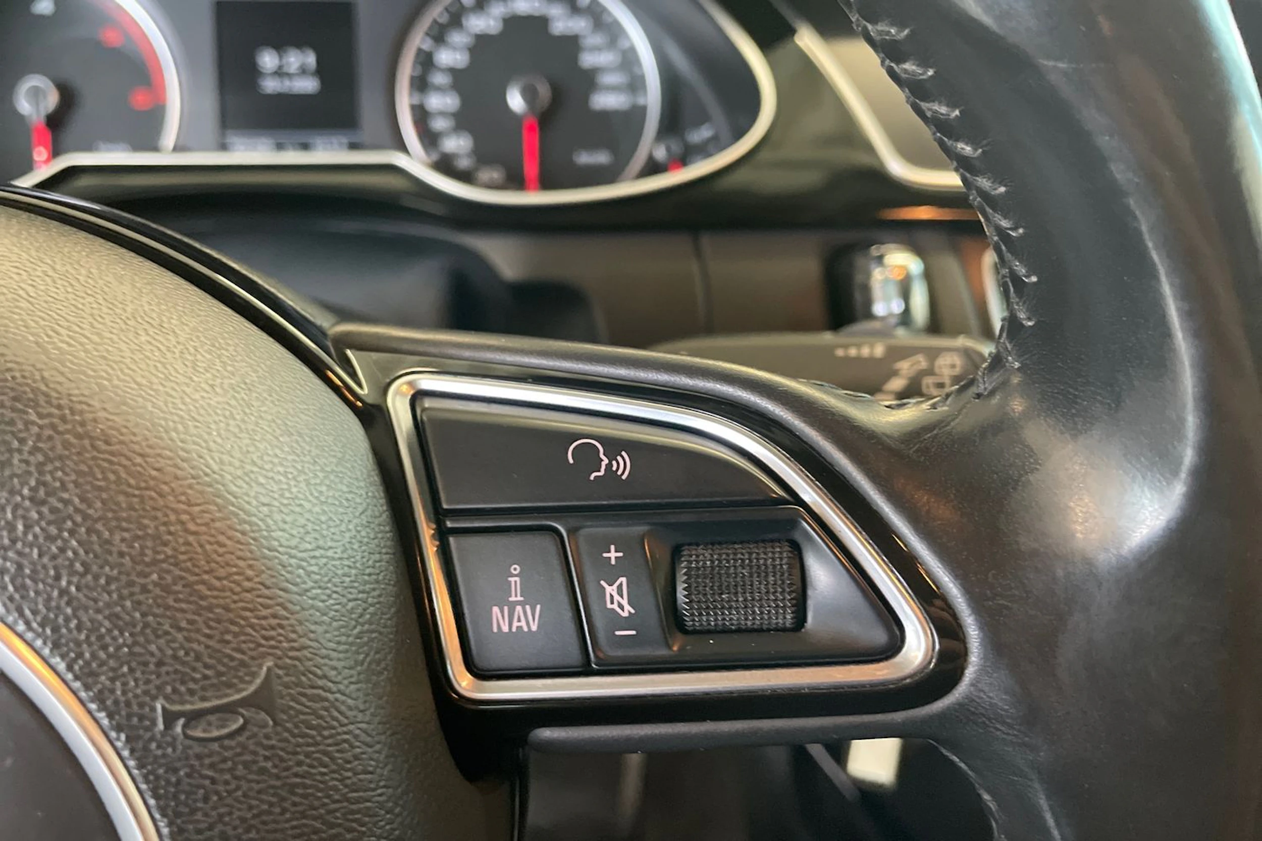 Valkoinen Audi A4 allroad quattro 2015 kuva 21.