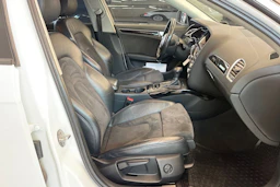Valkoinen Audi A4 allroad quattro 2015 kuva 23.