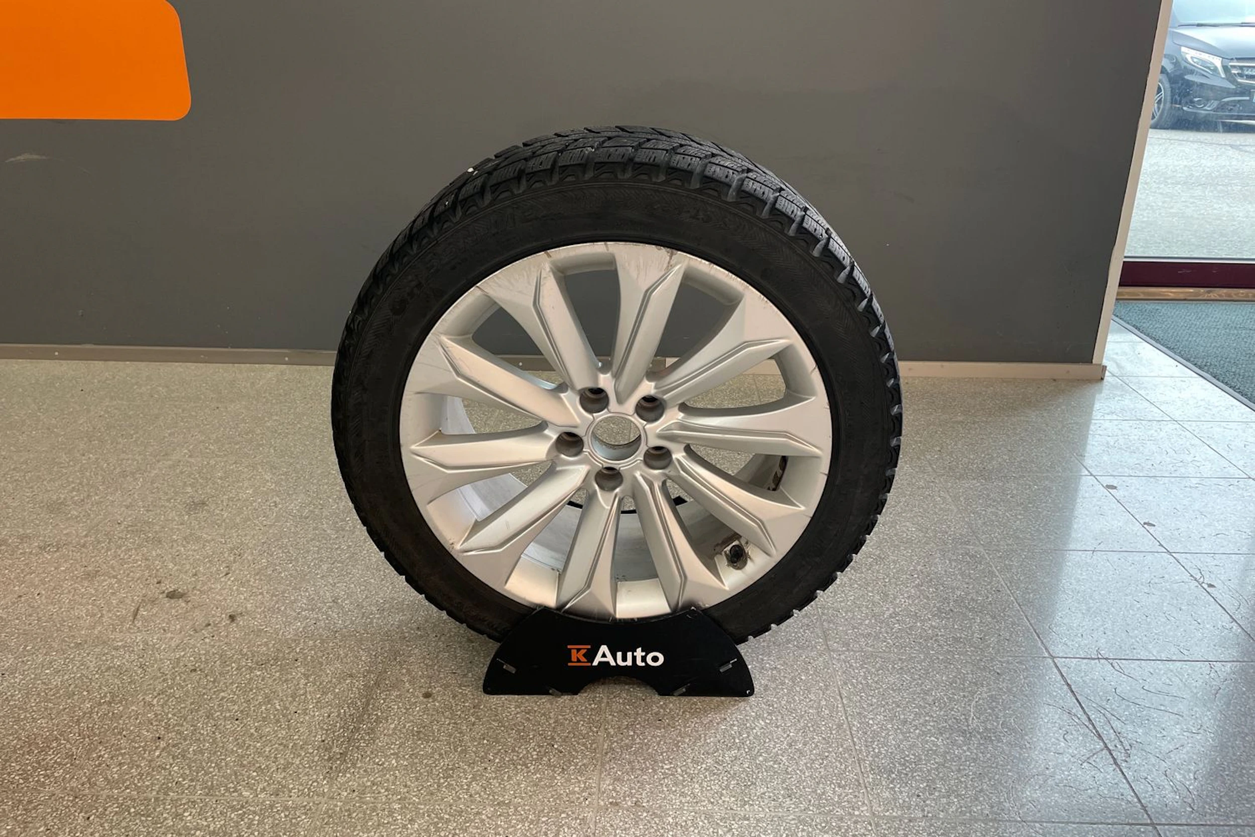 Valkoinen Audi A4 allroad quattro 2015 kuva 26.
