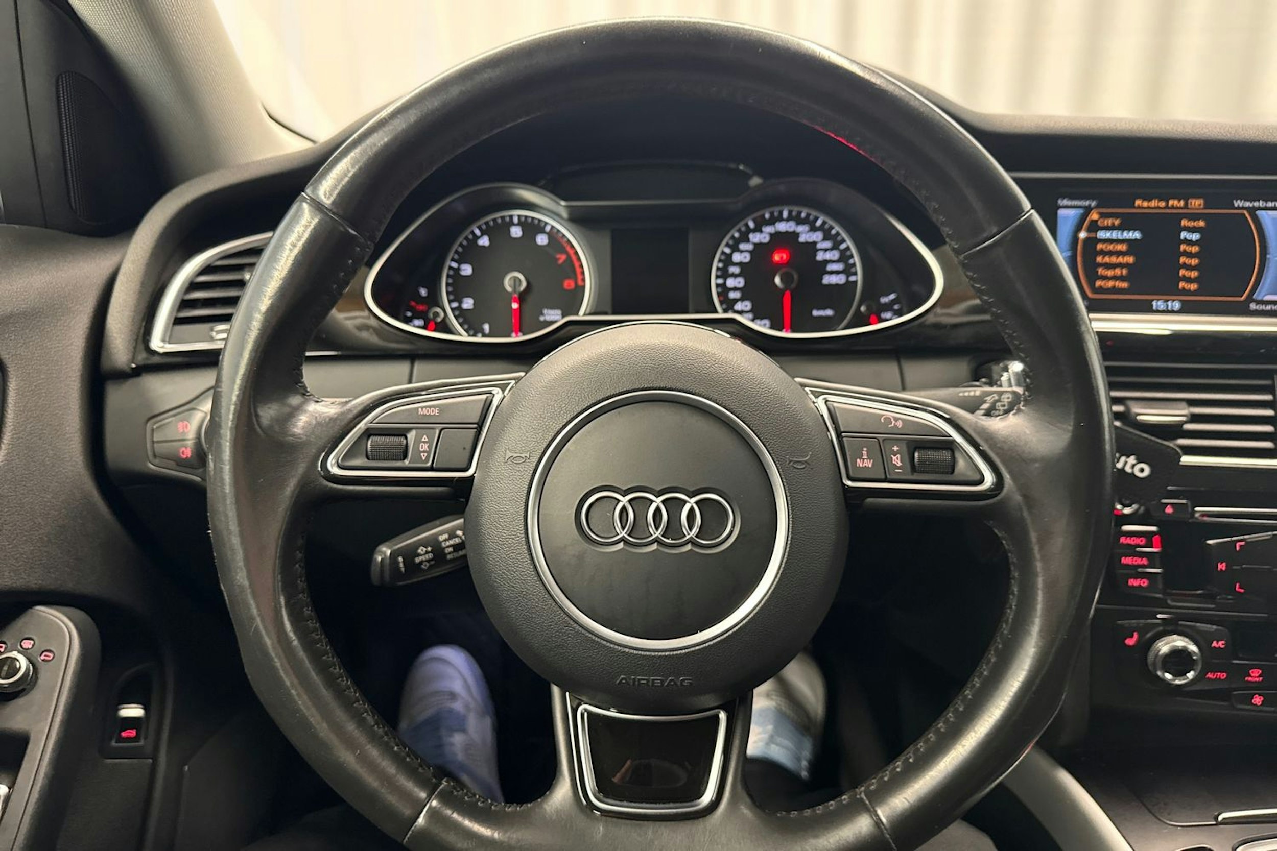 harmaa Audi A4 allroad quattro 2015 kuva 14.
