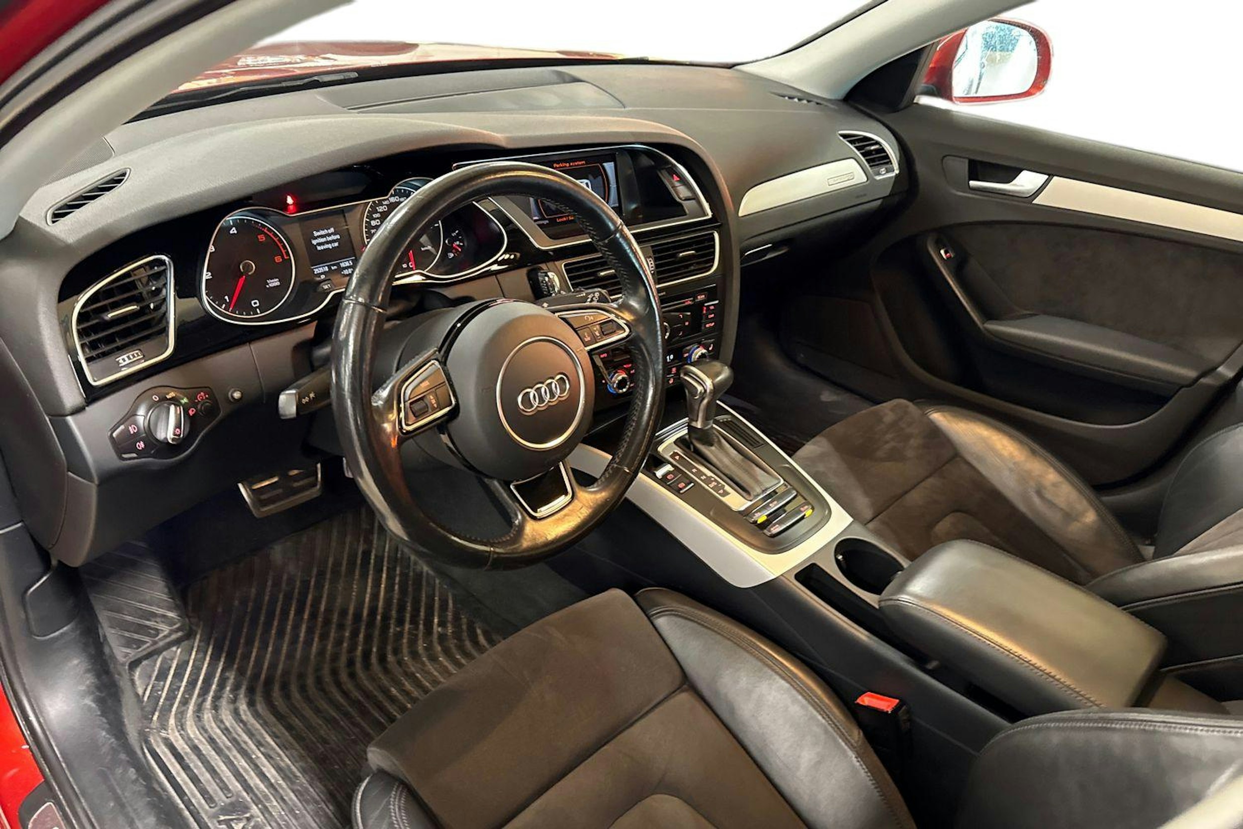 punainen Audi A4 allroad quattro 2016 kuva 3.