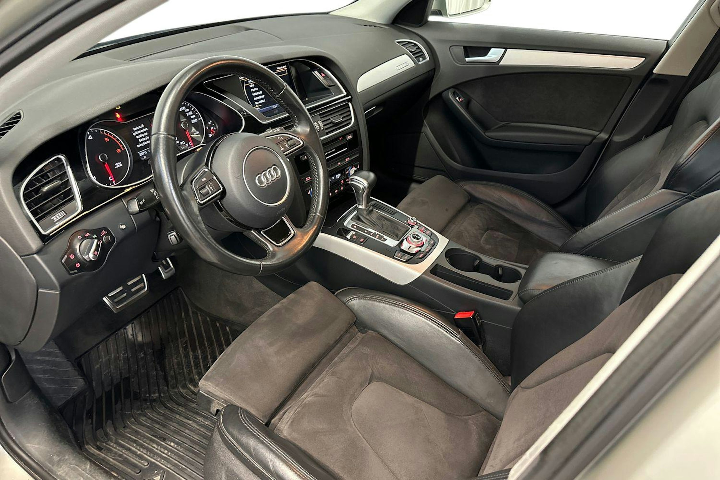 hopea Audi A4 allroad quattro 2016 kuva 7.