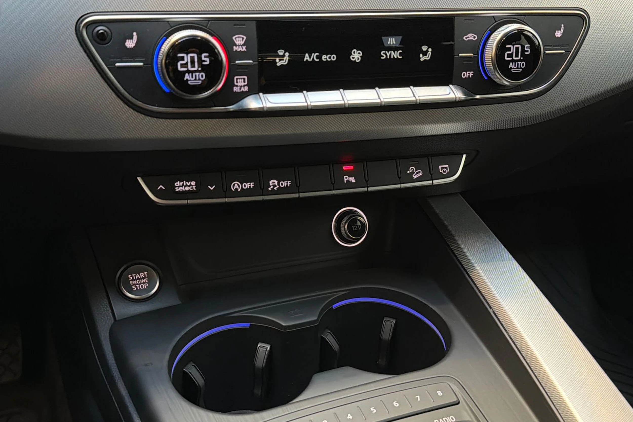 Valkoinen Audi A4 allroad quattro 2017 kuva 22.