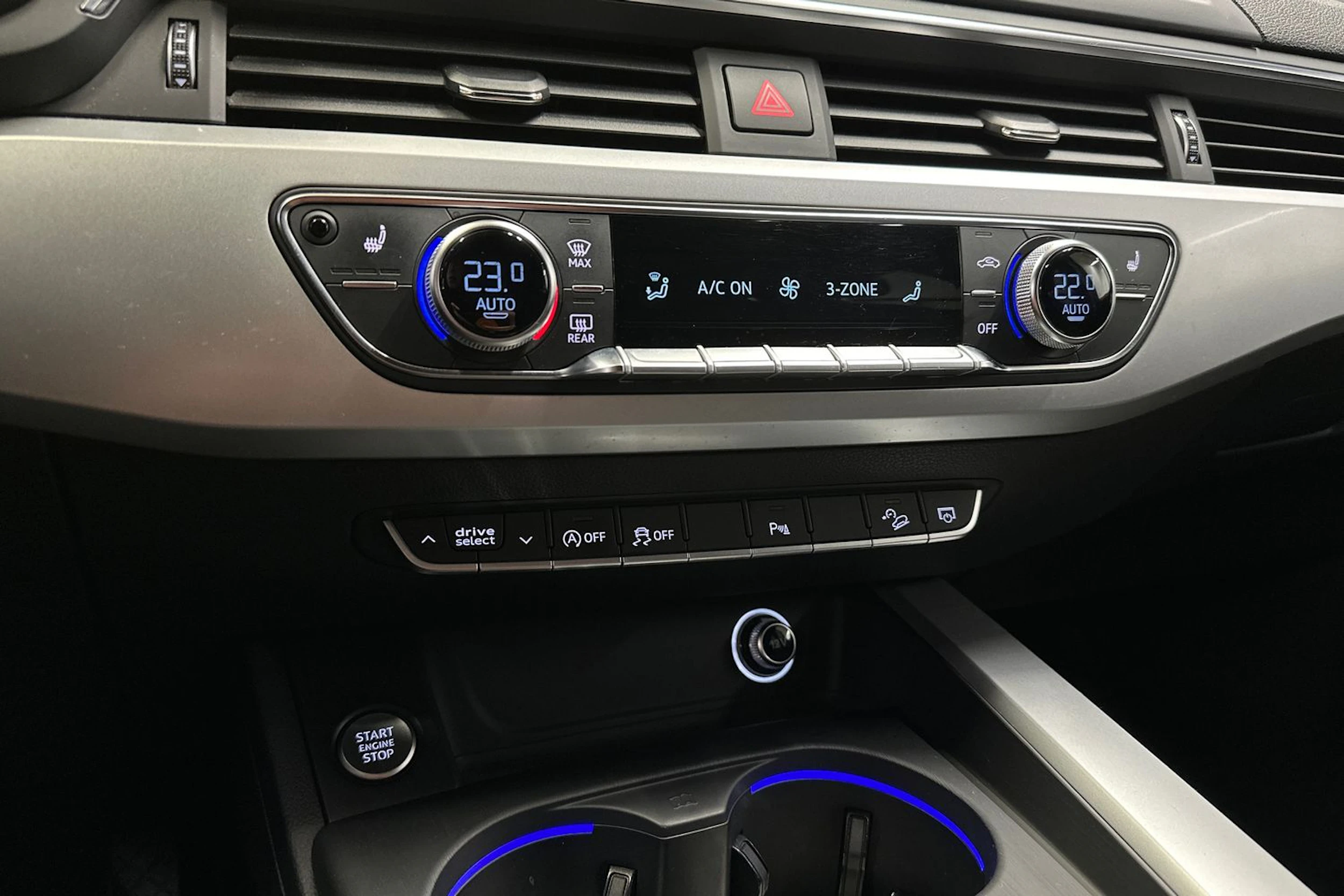 valkoinen Audi A4 allroad quattro 2016 kuva 16.