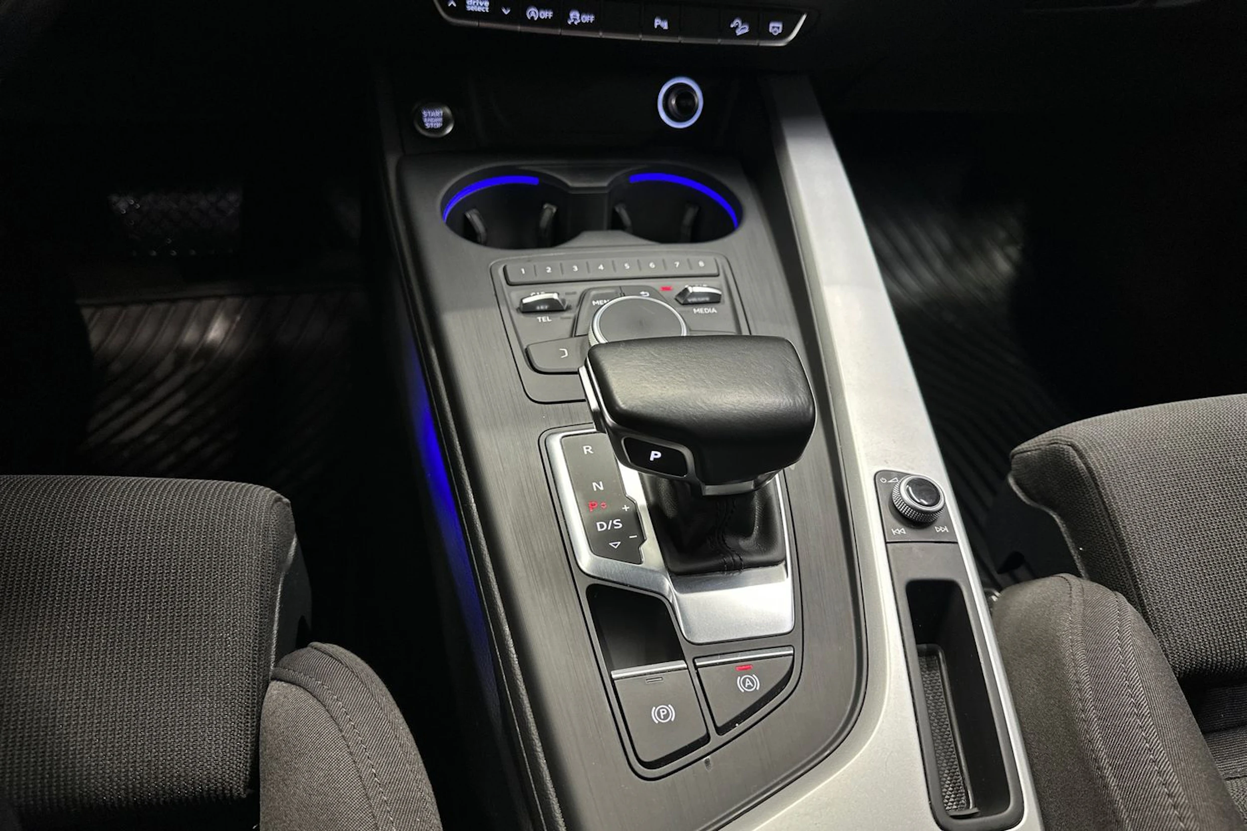 valkoinen Audi A4 allroad quattro 2016 kuva 17.