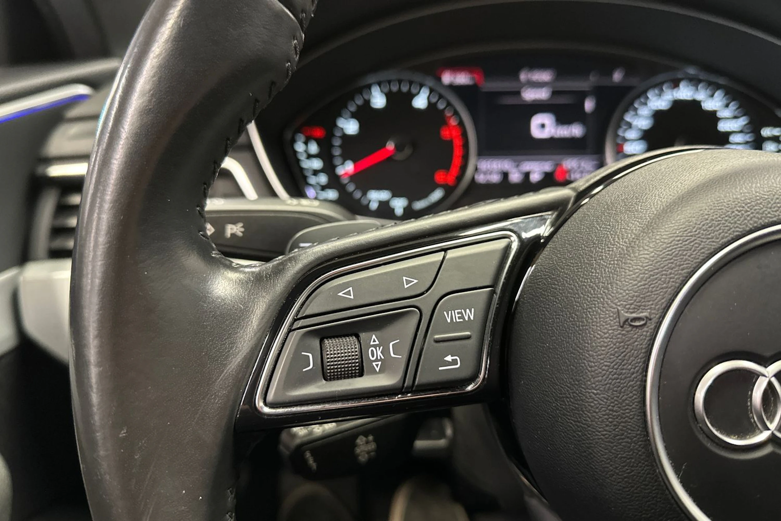 valkoinen Audi A4 allroad quattro 2016 kuva 21.