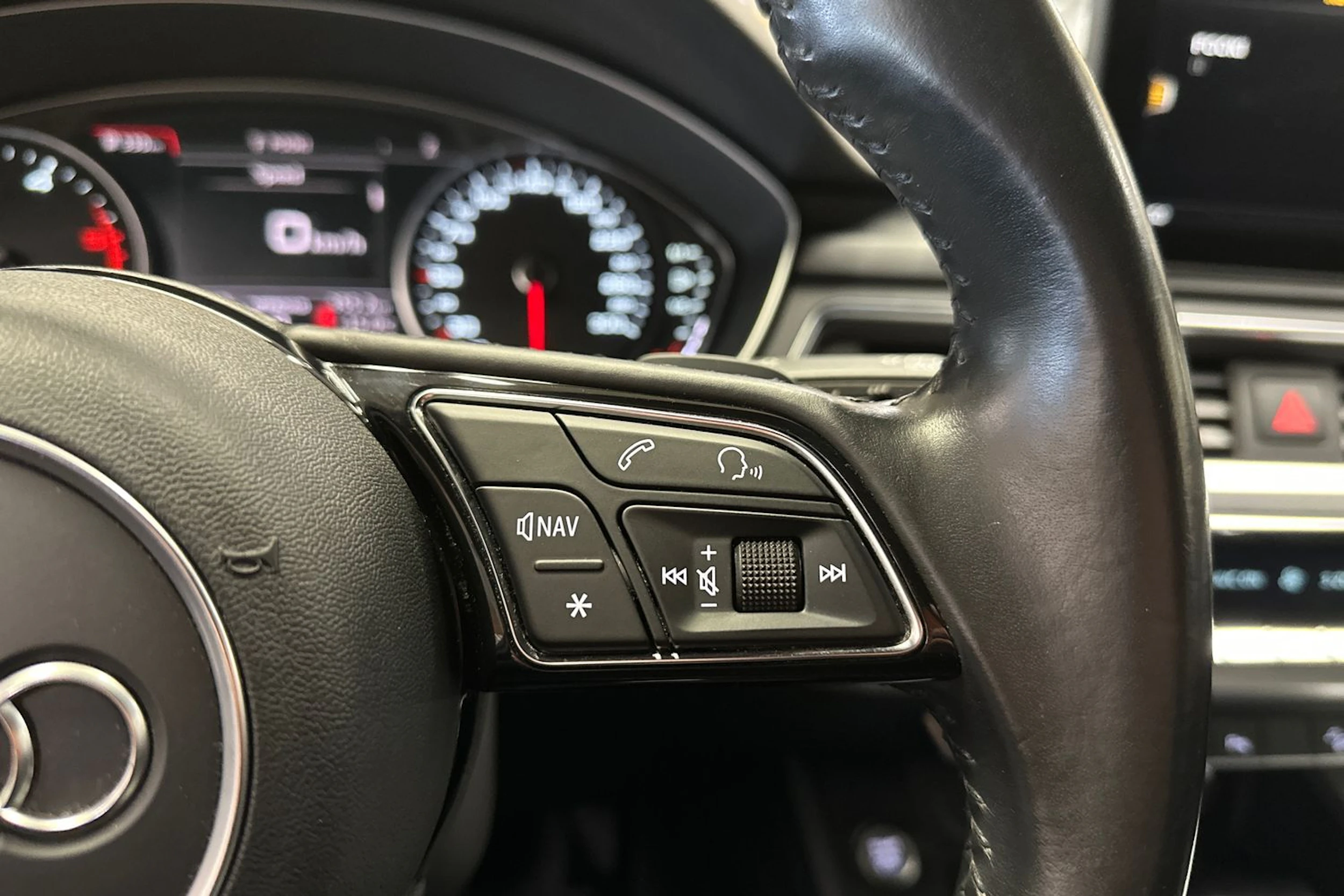 valkoinen Audi A4 allroad quattro 2016 kuva 22.