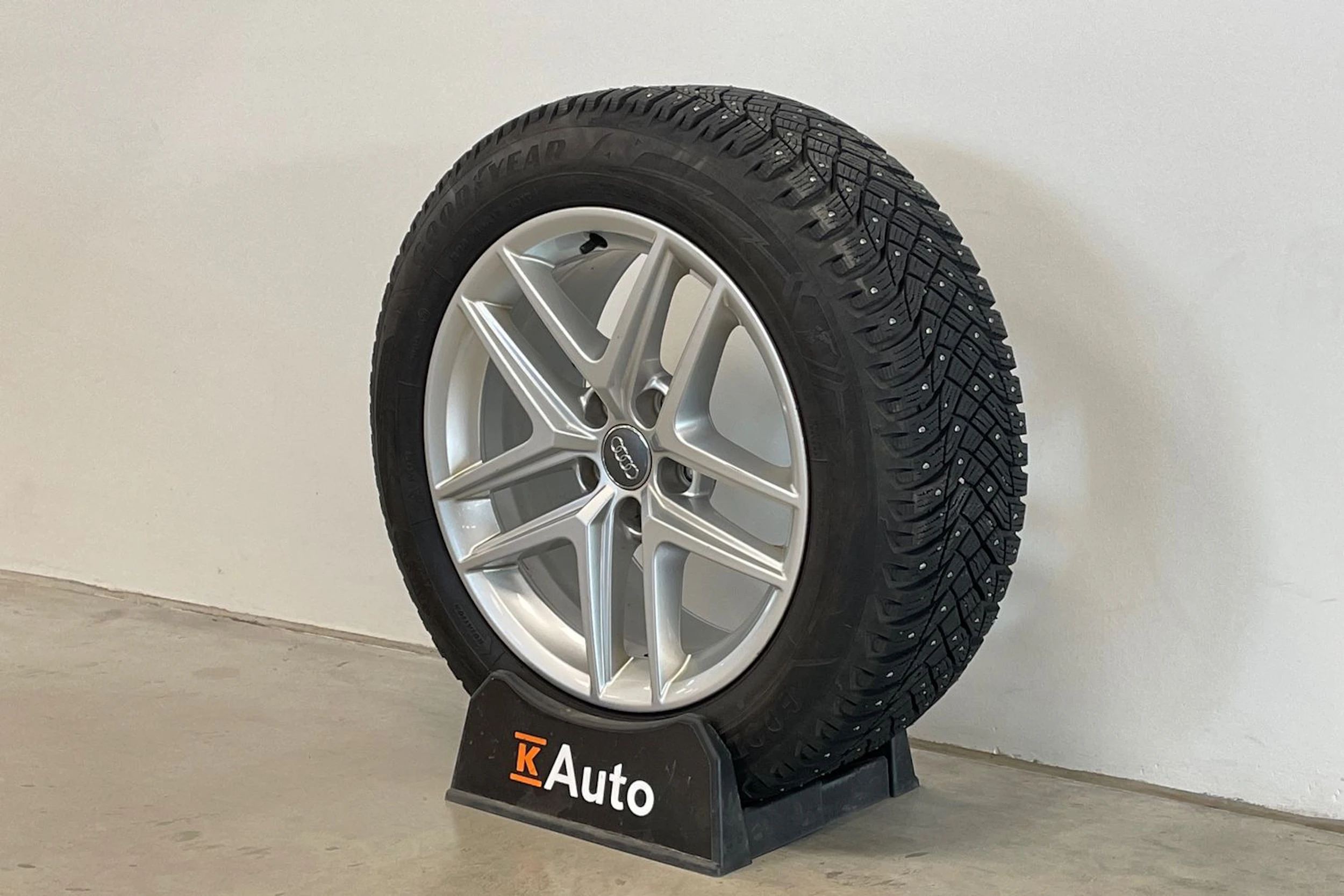 Harmaa Audi A4 allroad quattro 2017 kuva 10.