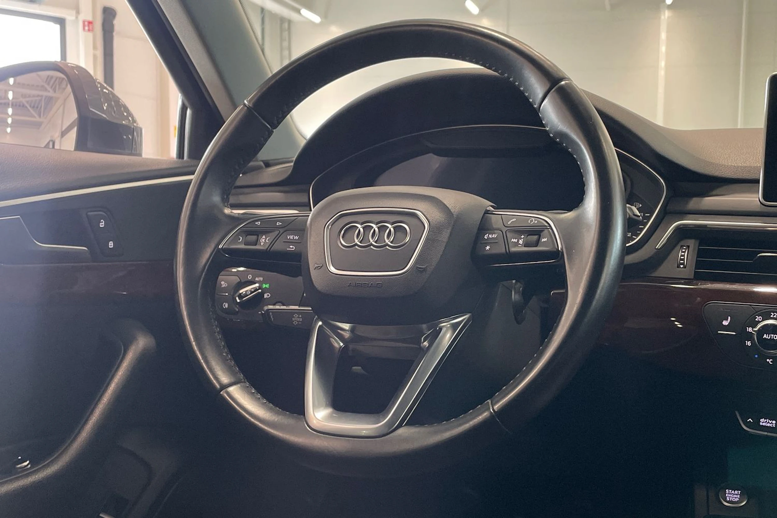 Harmaa Audi A4 allroad quattro 2017 kuva 12.