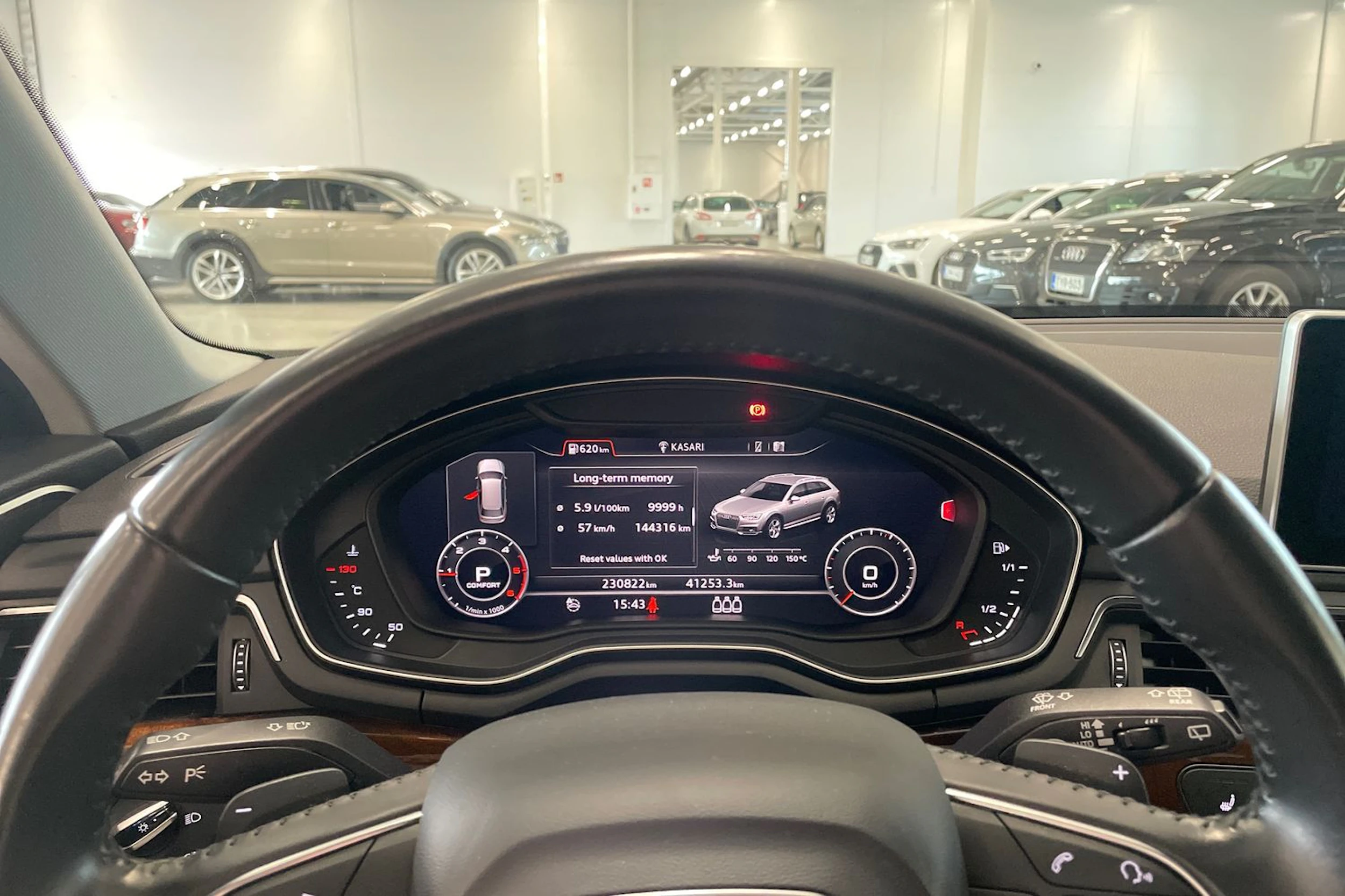 Harmaa Audi A4 allroad quattro 2017 kuva 13.