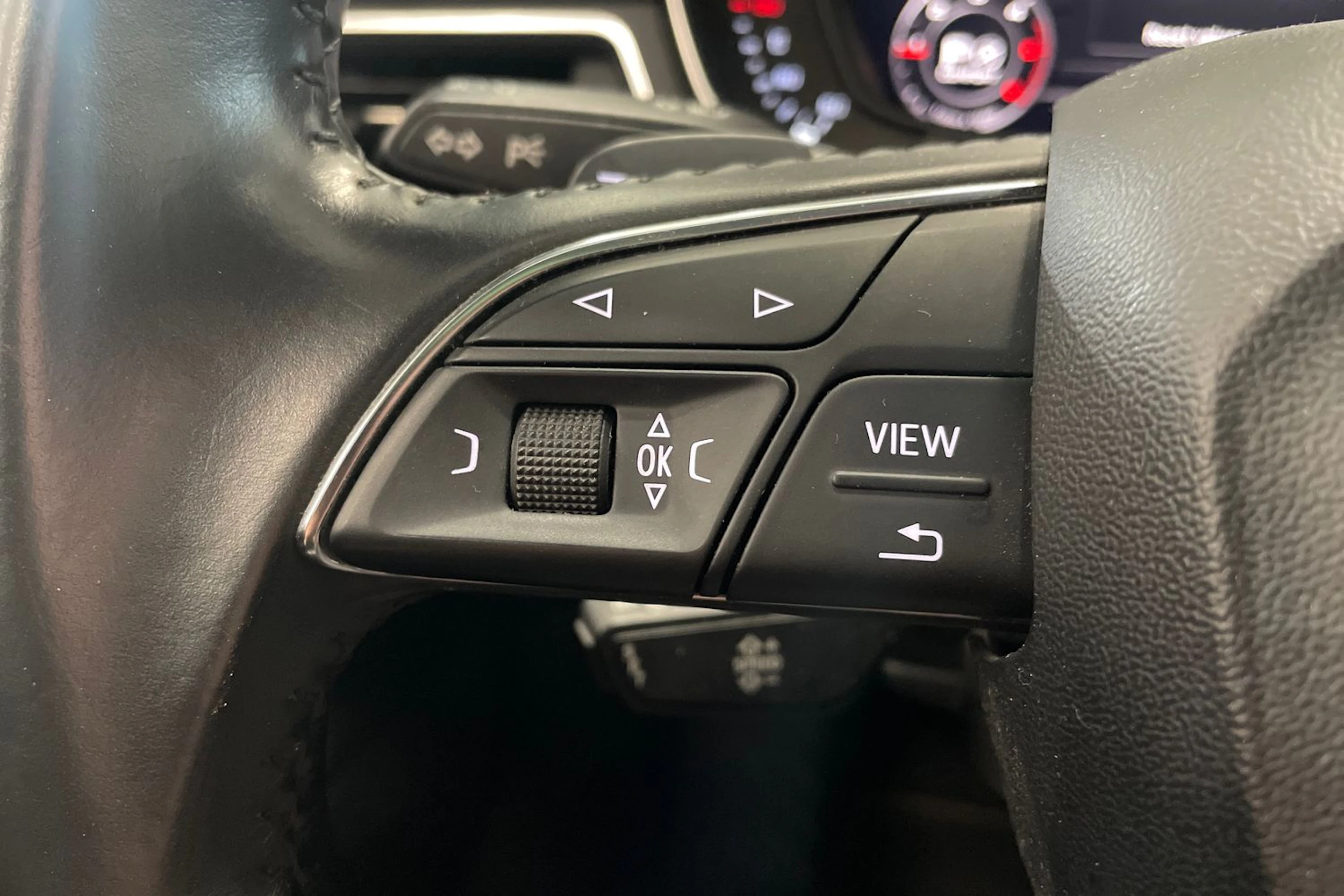 Harmaa Audi A4 allroad quattro 2017 kuva 15.