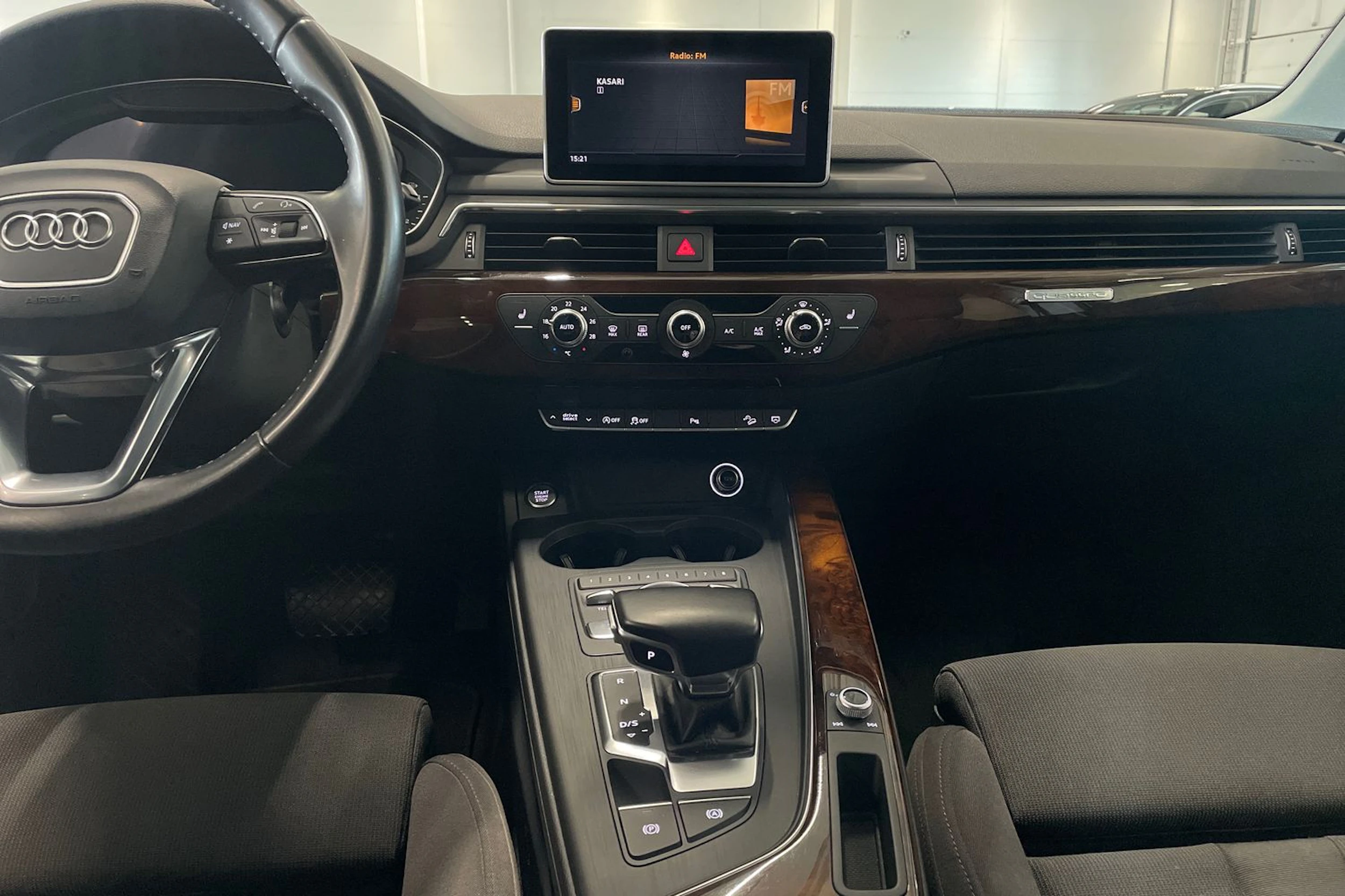 Harmaa Audi A4 allroad quattro 2017 kuva 18.