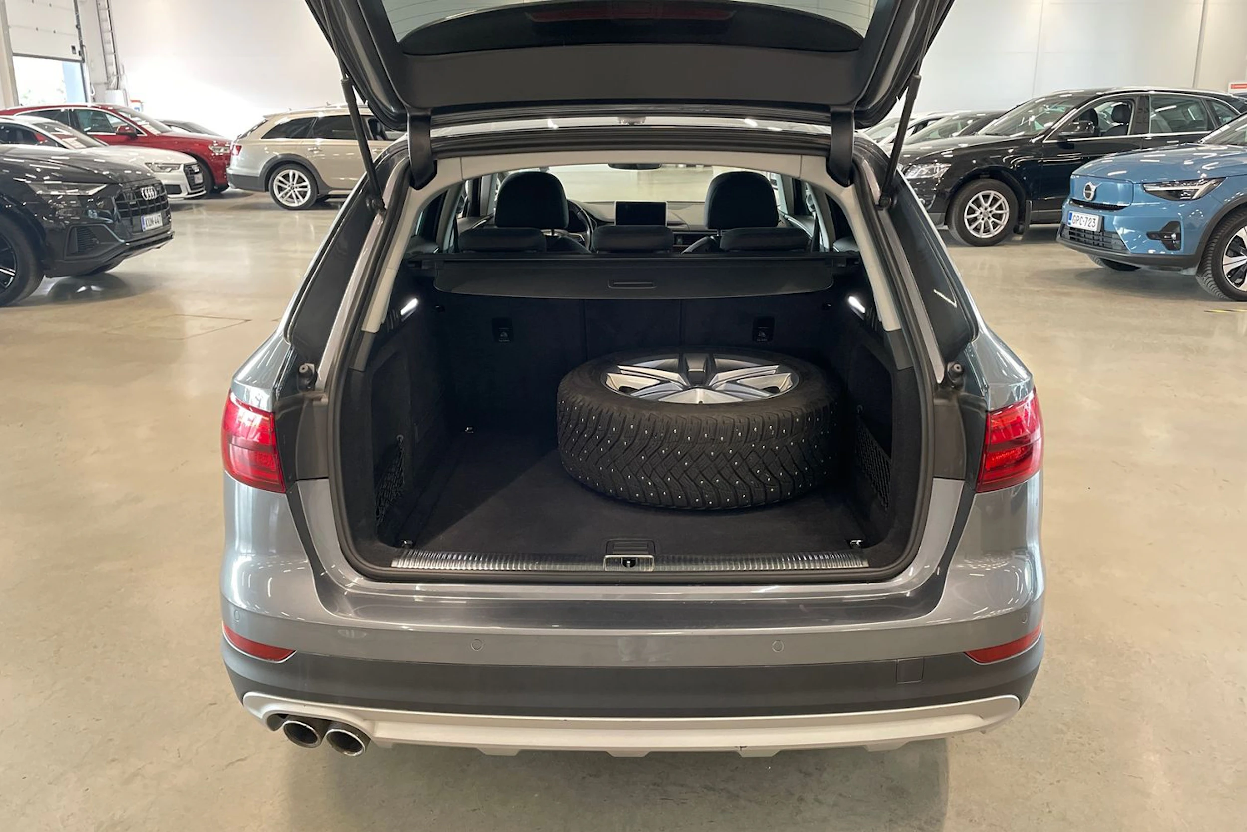 Harmaa Audi A4 allroad quattro 2017 kuva 30.