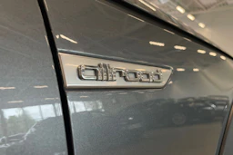 Harmaa Audi A4 allroad quattro 2017 kuva 33.