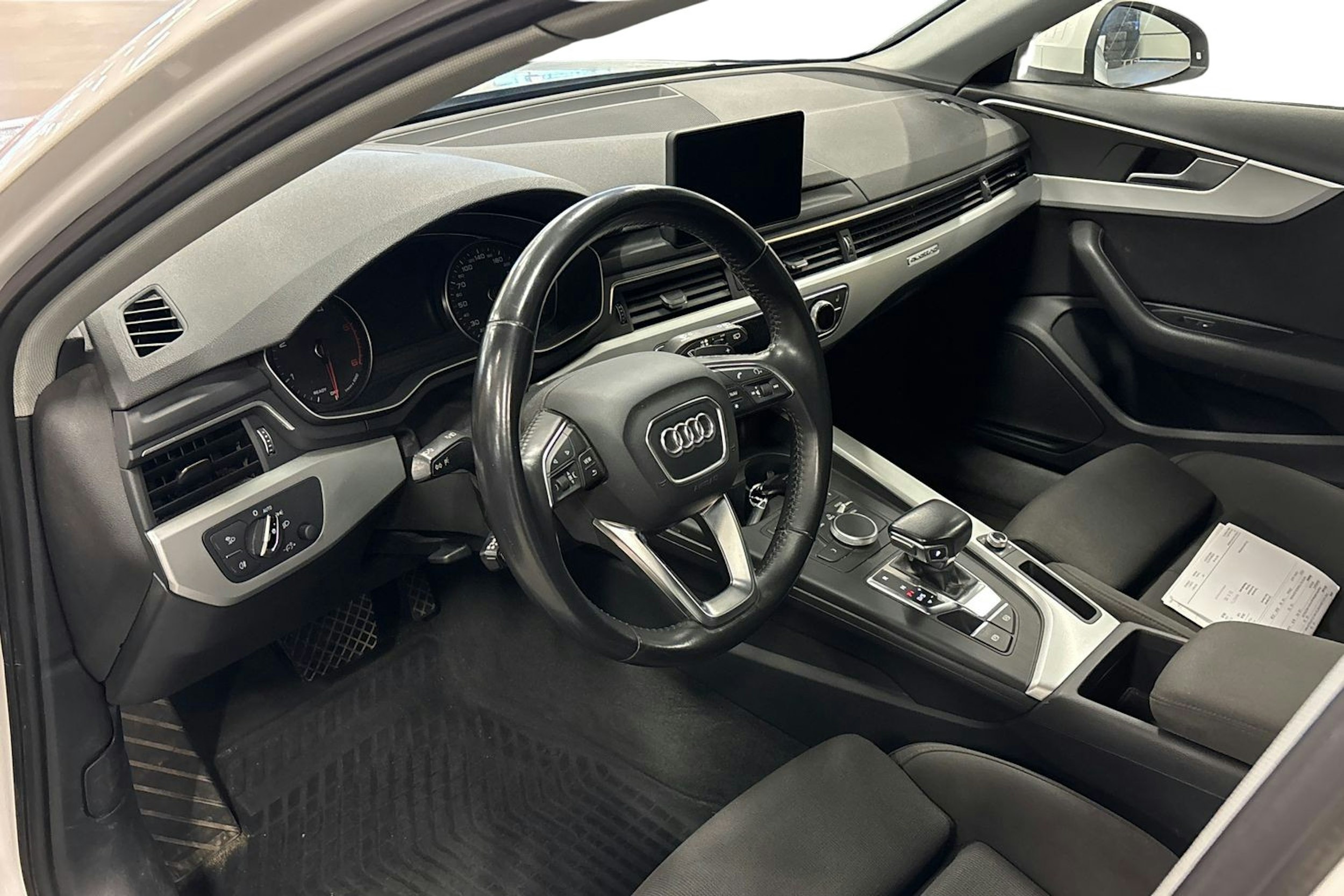 valkoinen Audi A4 allroad quattro 2017 kuva 3.
