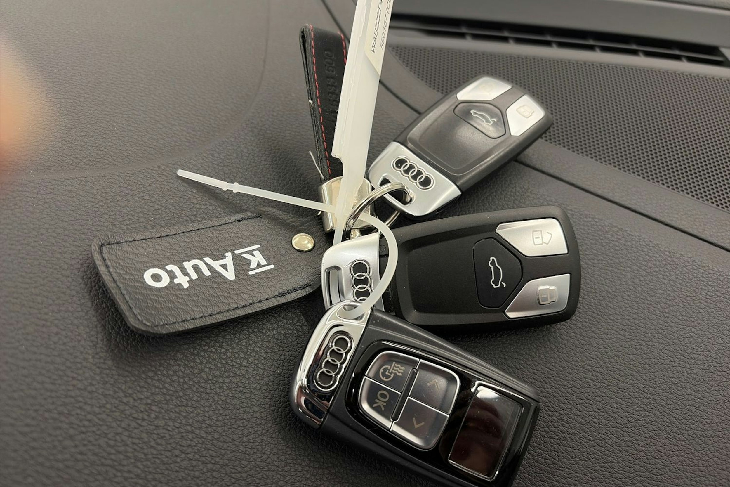 Hopea Audi A4 allroad quattro 2017 kuva 29.