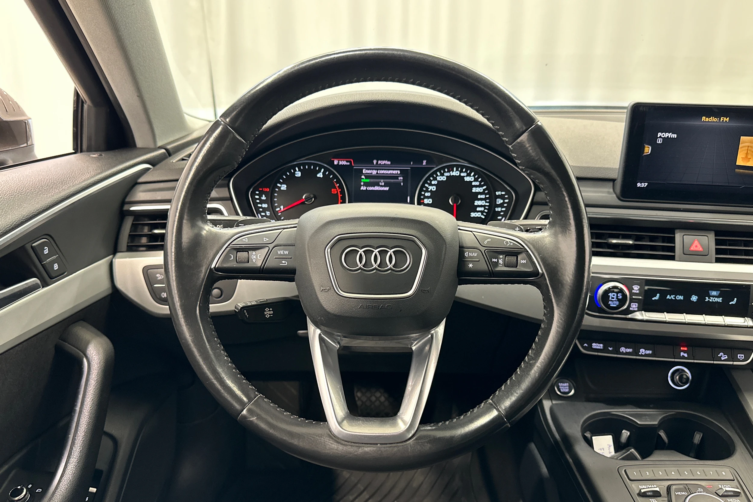 ruskea (beige) Audi A4 allroad quattro 2017 kuva 12.