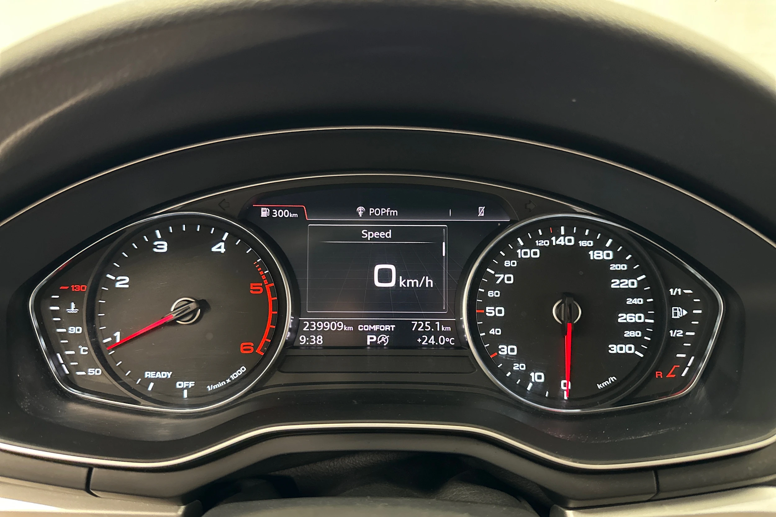 ruskea (beige) Audi A4 allroad quattro 2017 kuva 15.