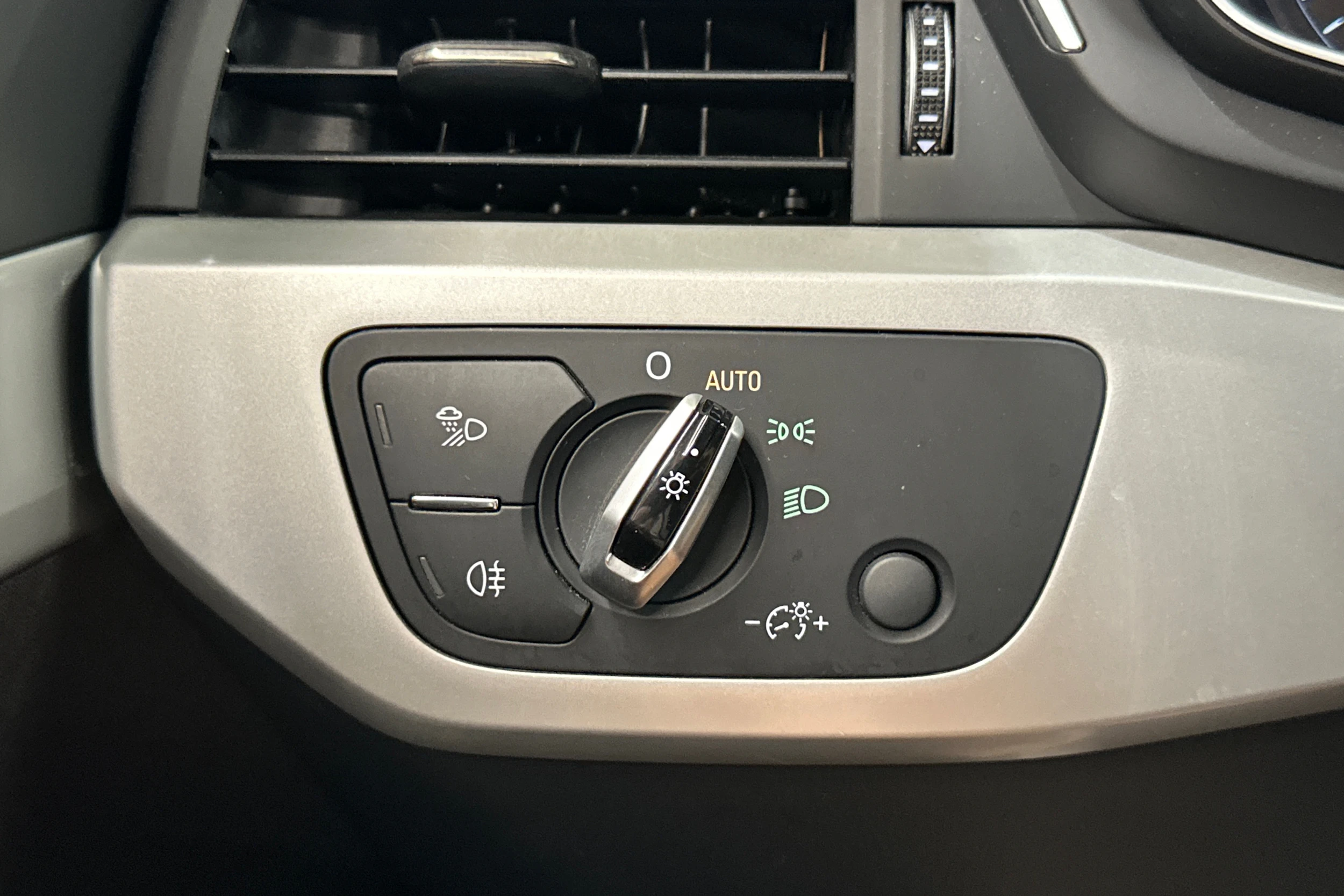 ruskea (beige) Audi A4 allroad quattro 2017 kuva 20.