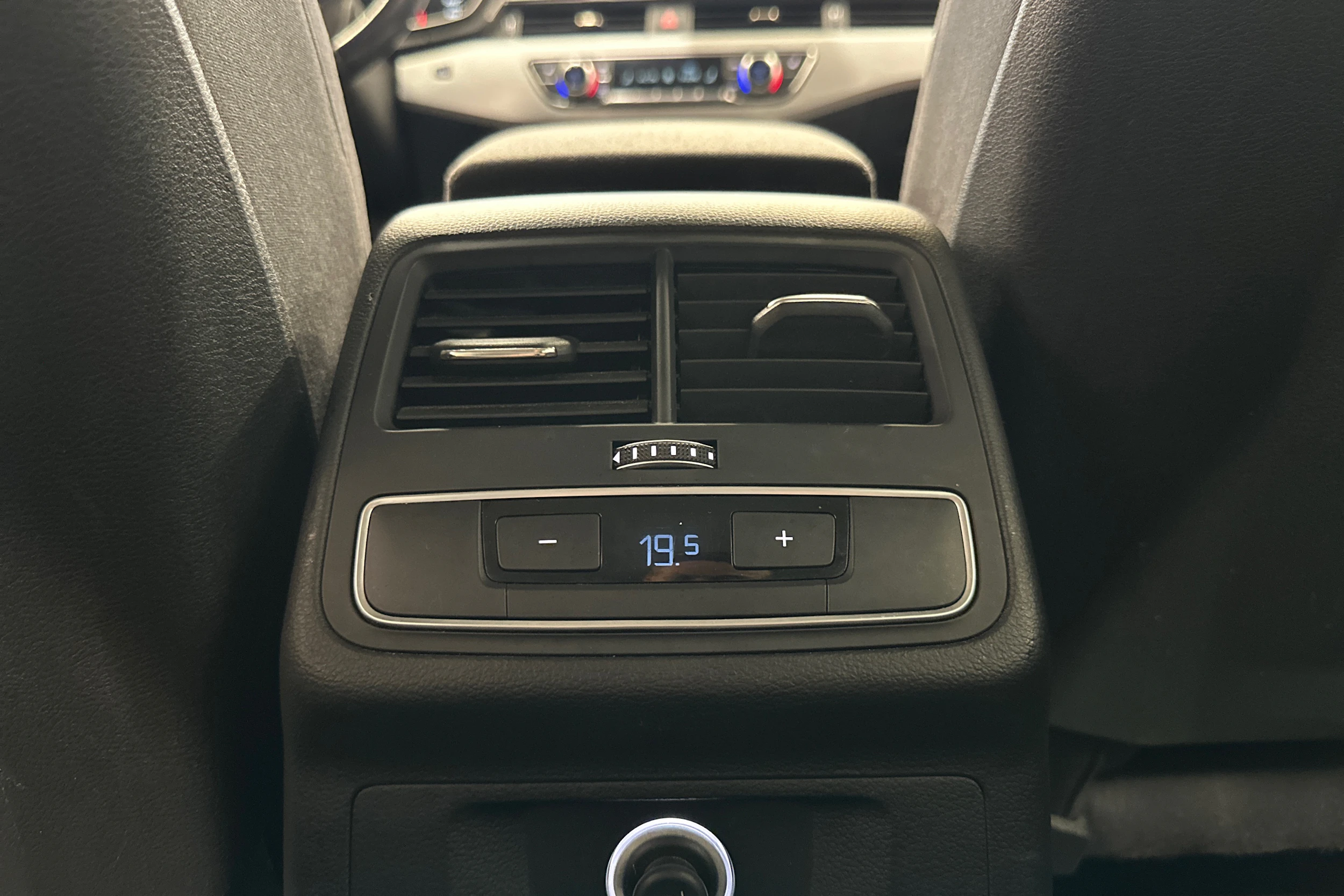 ruskea (beige) Audi A4 allroad quattro 2017 kuva 22.