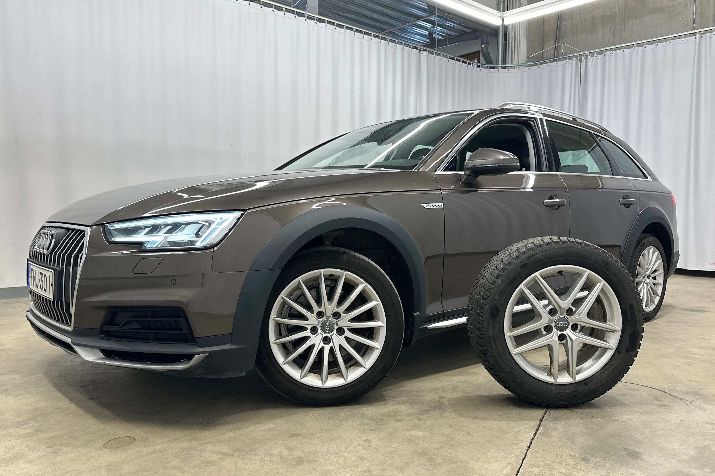 ruskea (beige) Audi A4 allroad quattro 2017 kuva 27.