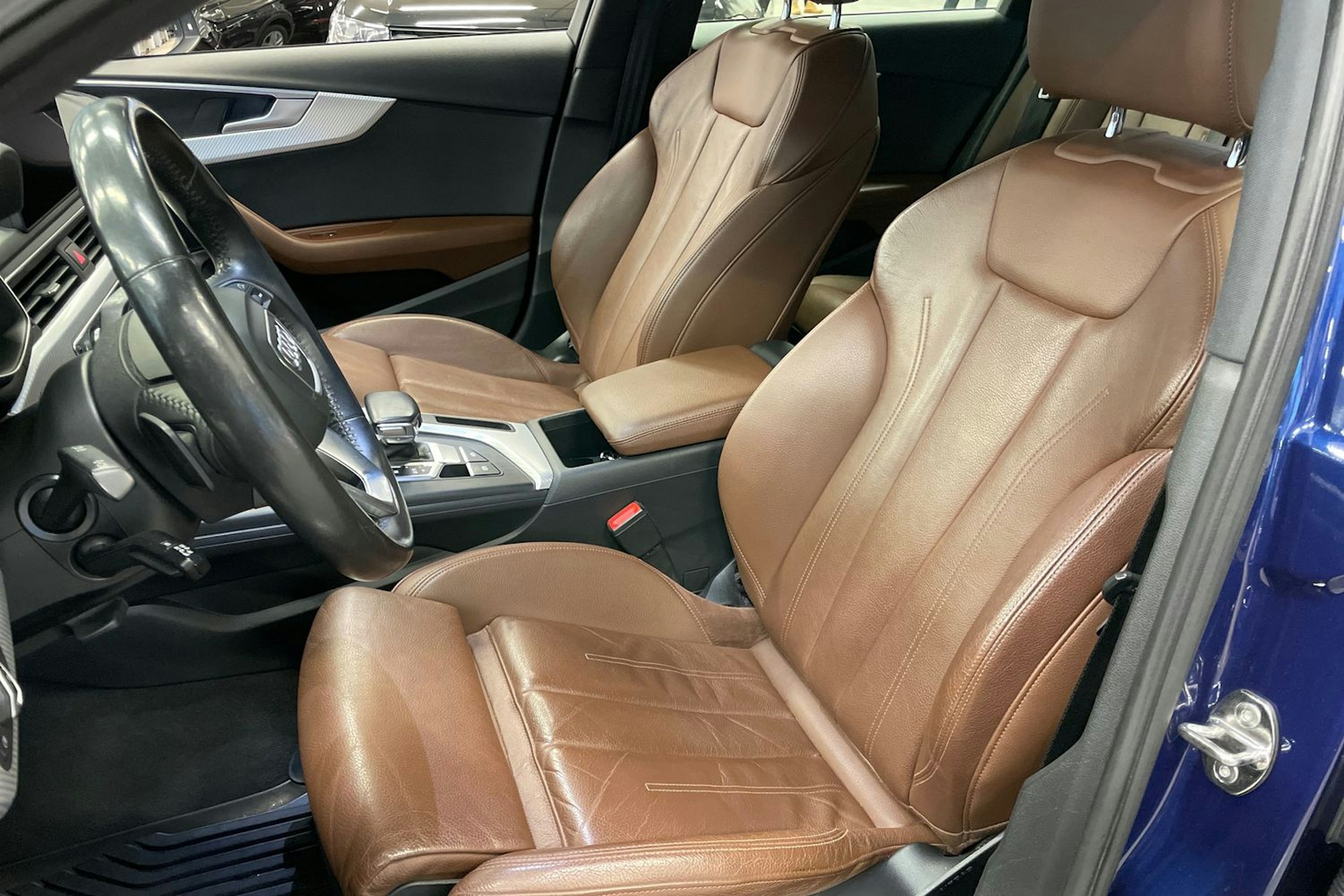 sininen Audi A4 allroad quattro 2017 kuva 15.