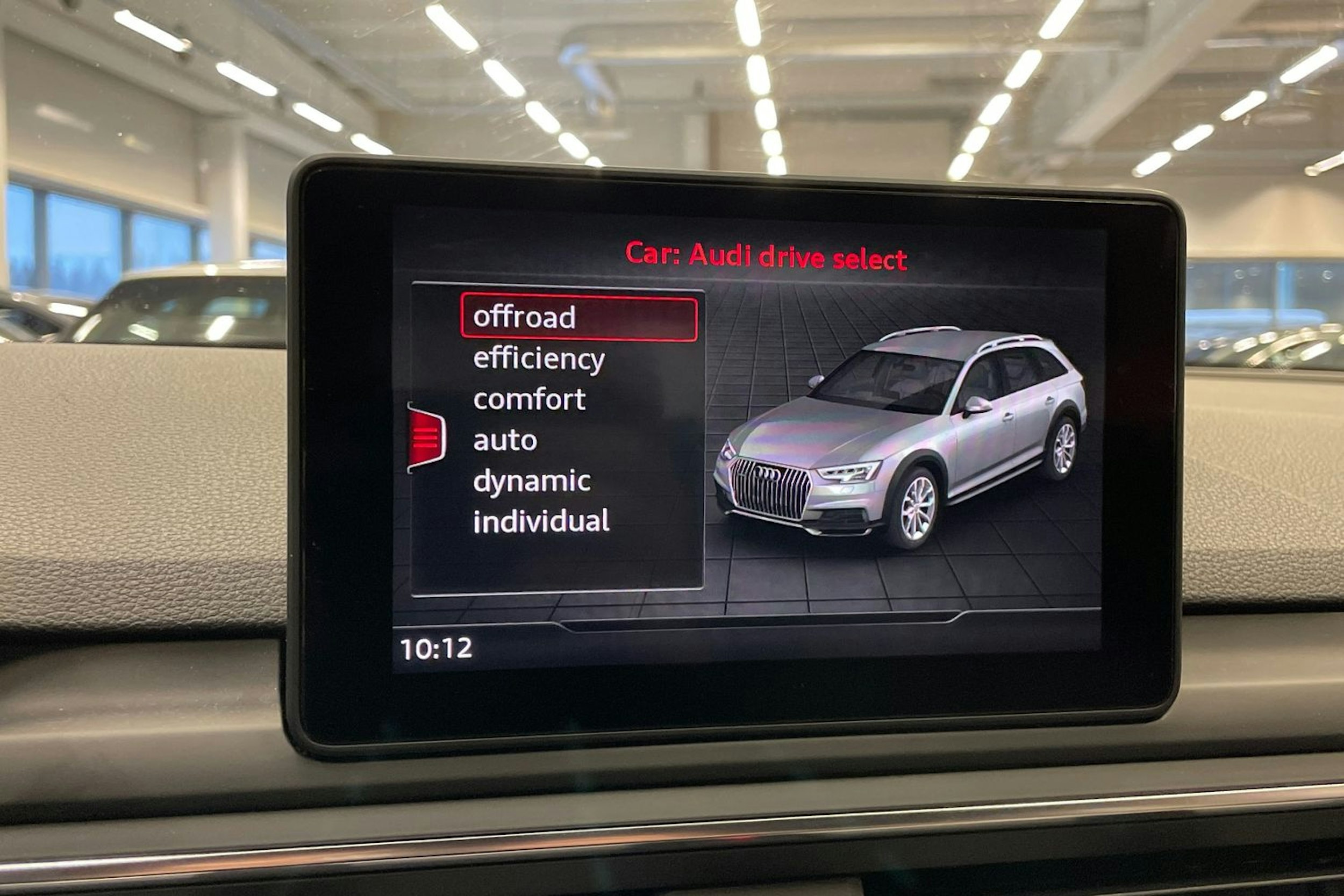 sininen Audi A4 allroad quattro 2017 kuva 21.