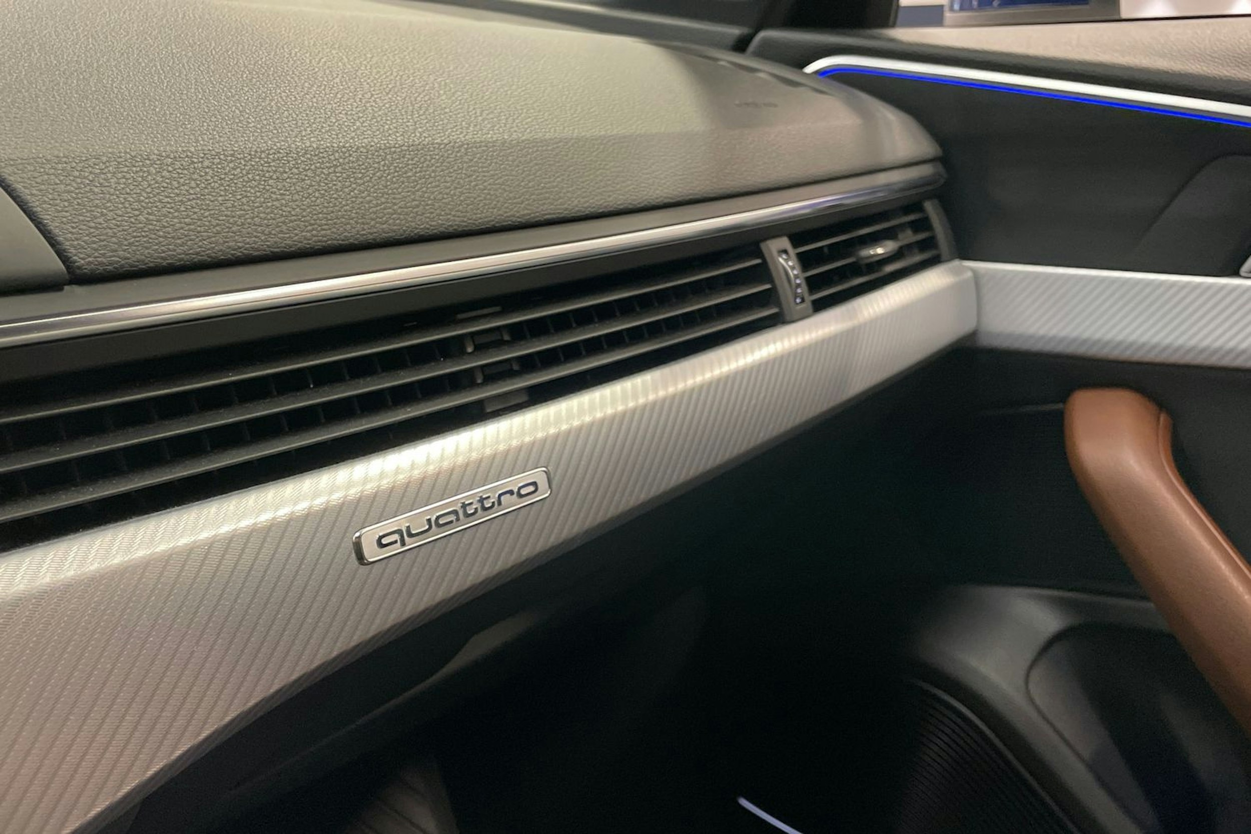 sininen Audi A4 allroad quattro 2017 kuva 24.