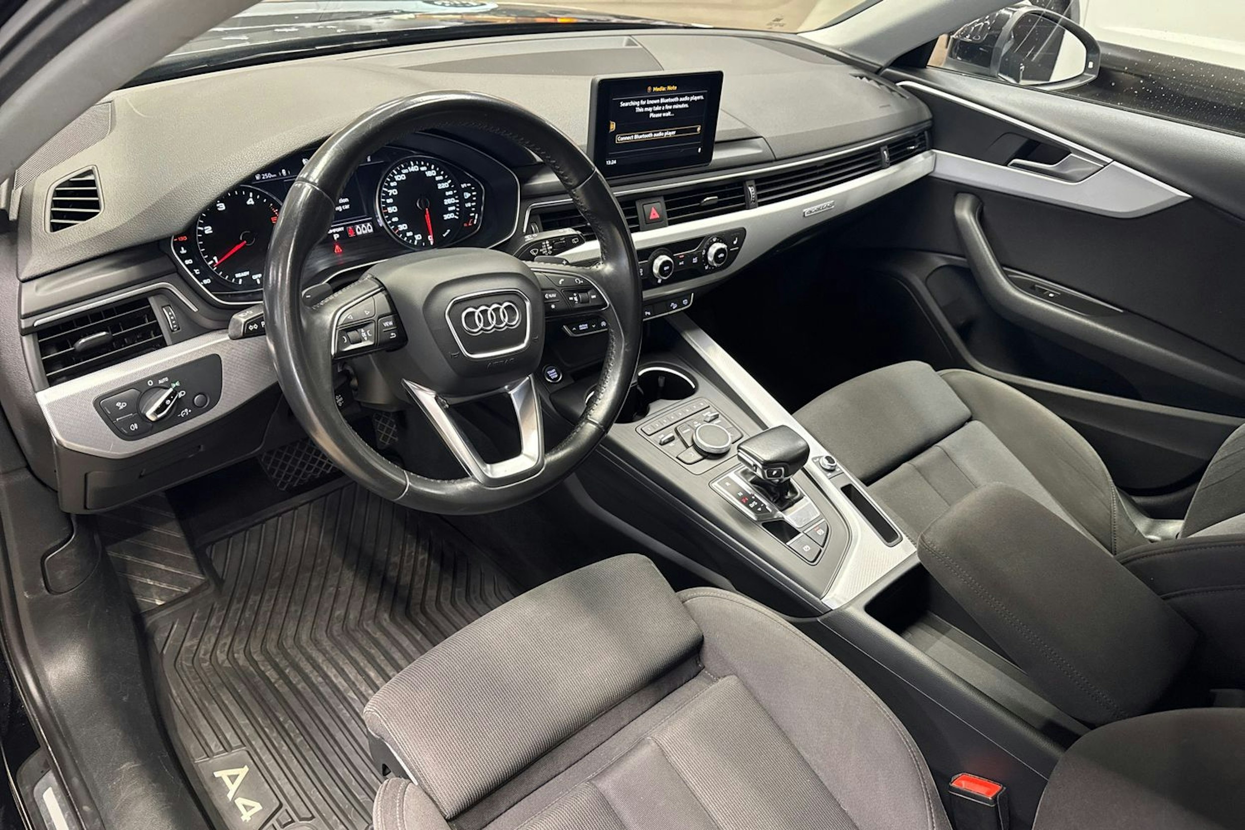 musta Audi A4 allroad quattro 2017 kuva 6.