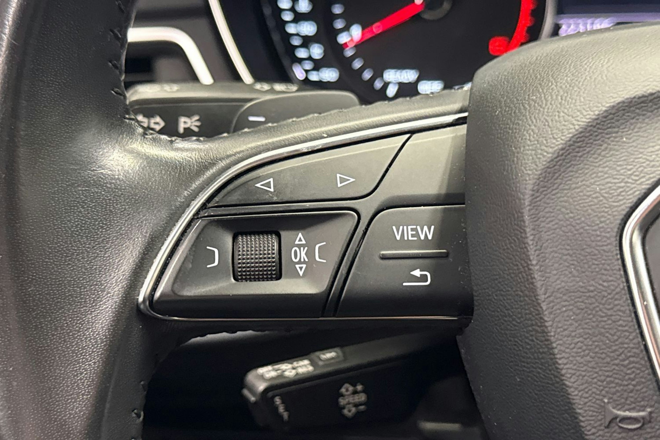 musta Audi A4 allroad quattro 2017 kuva 12.