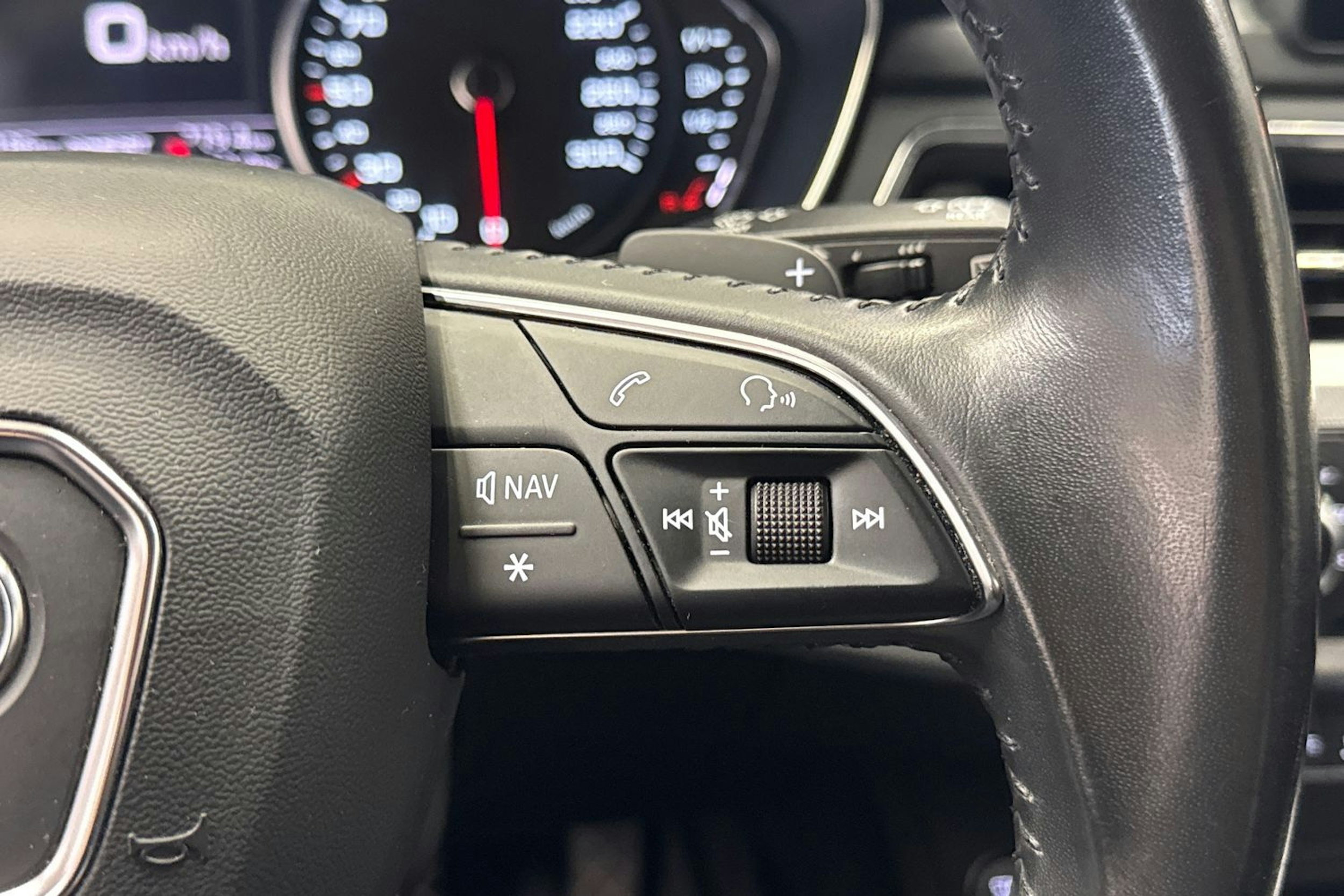 musta Audi A4 allroad quattro 2017 kuva 16.