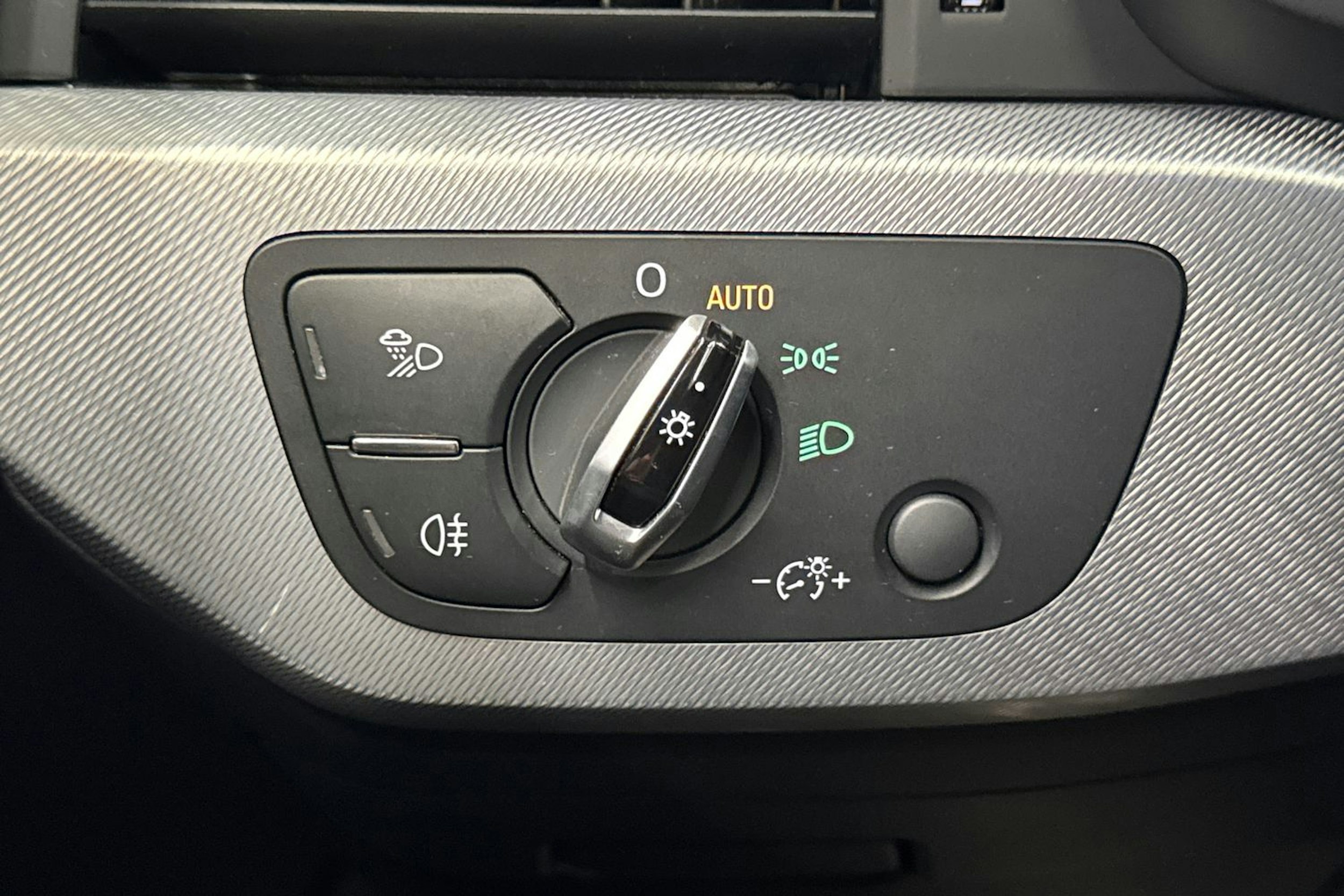 musta Audi A4 allroad quattro 2017 kuva 20.