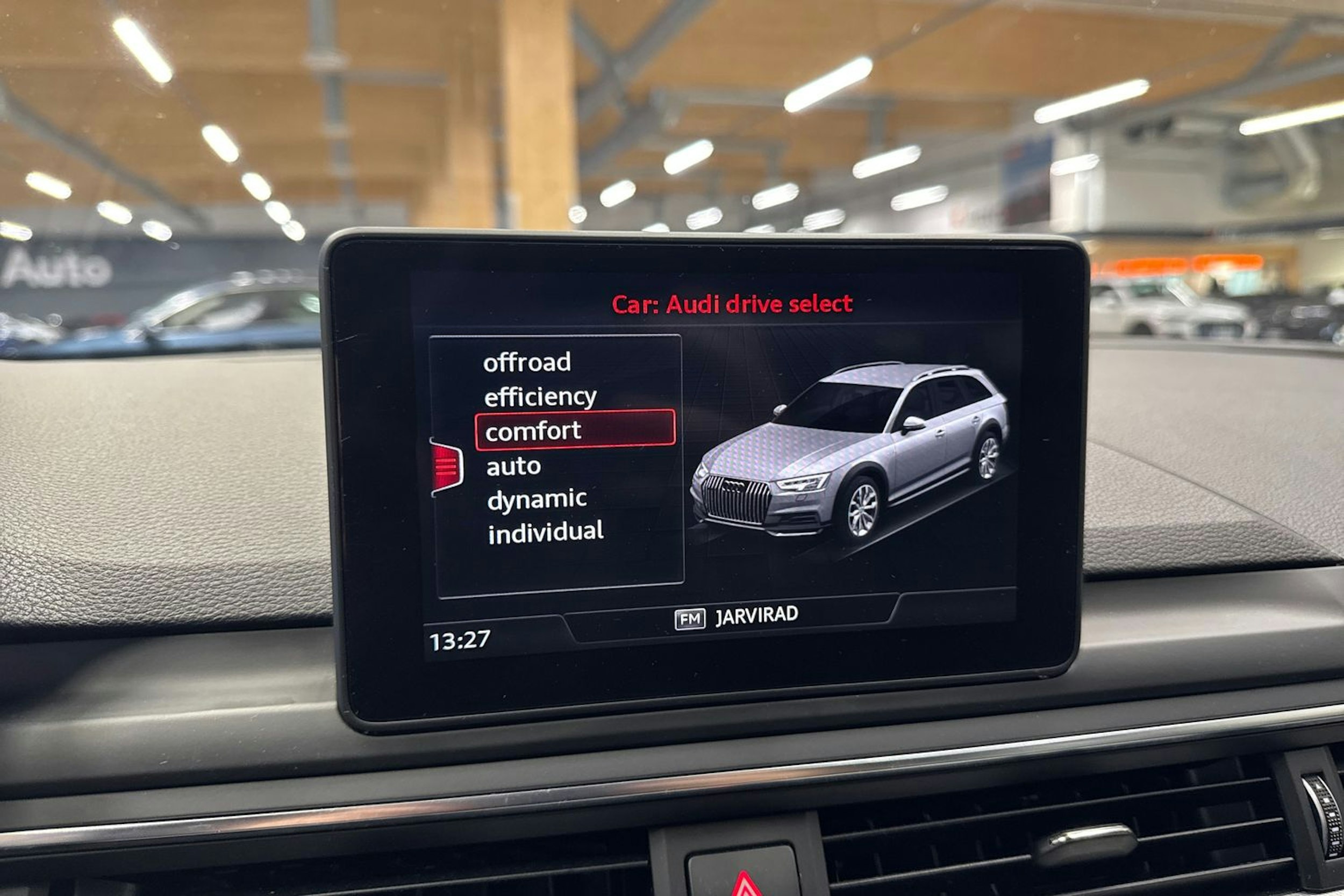 musta Audi A4 allroad quattro 2017 kuva 24.