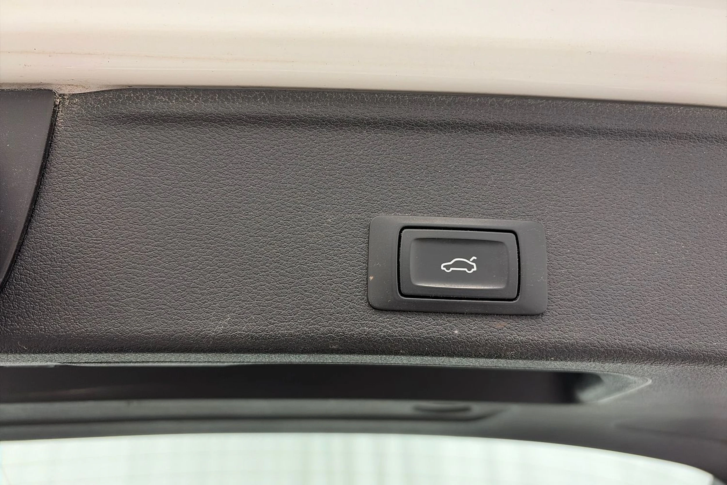 valkoinen Audi A4 allroad quattro 2017 kuva 12.
