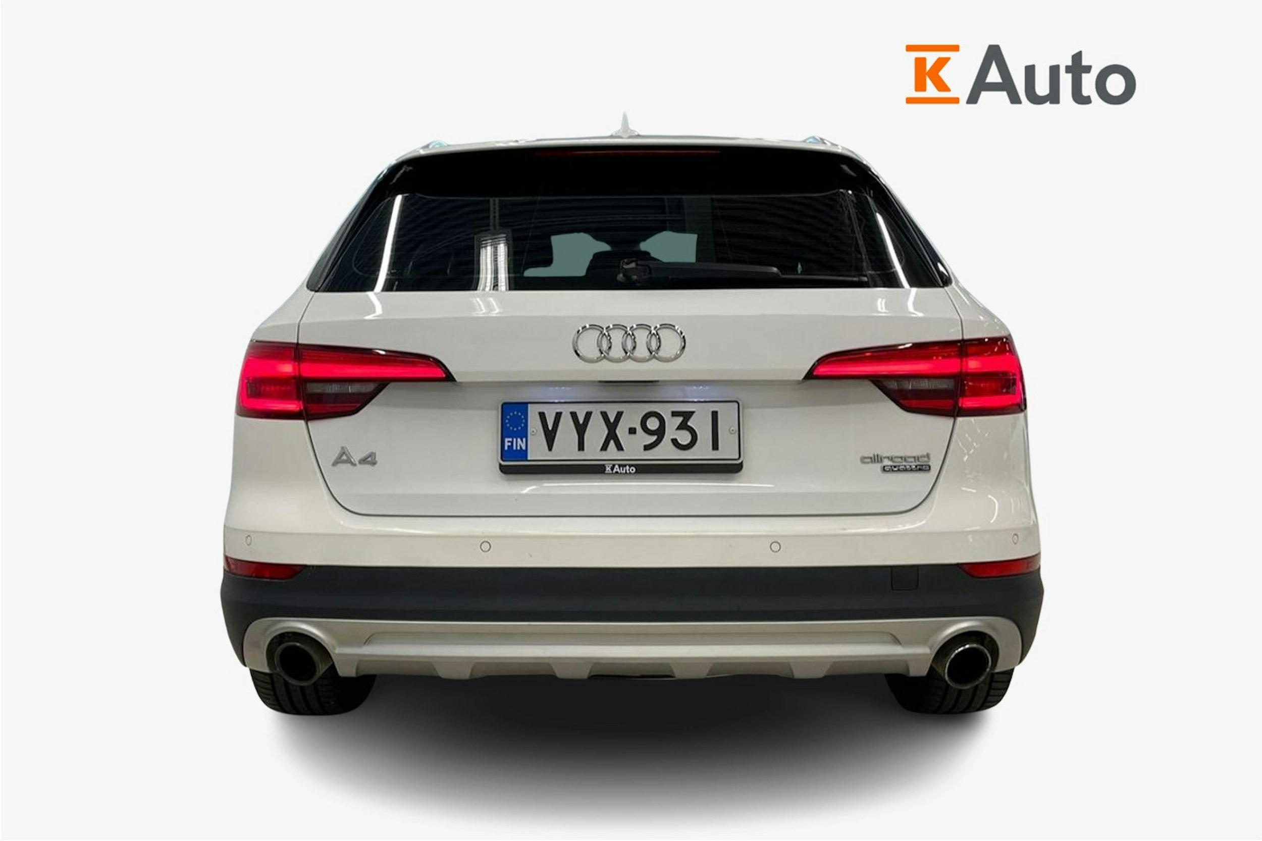 Valkoinen Audi A4 allroad quattro 2017 kuva 3.