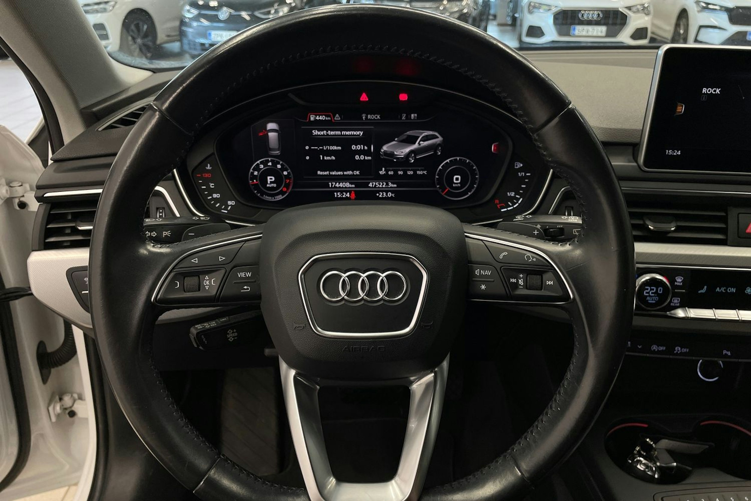 Valkoinen Audi A4 allroad quattro 2017 kuva 16.