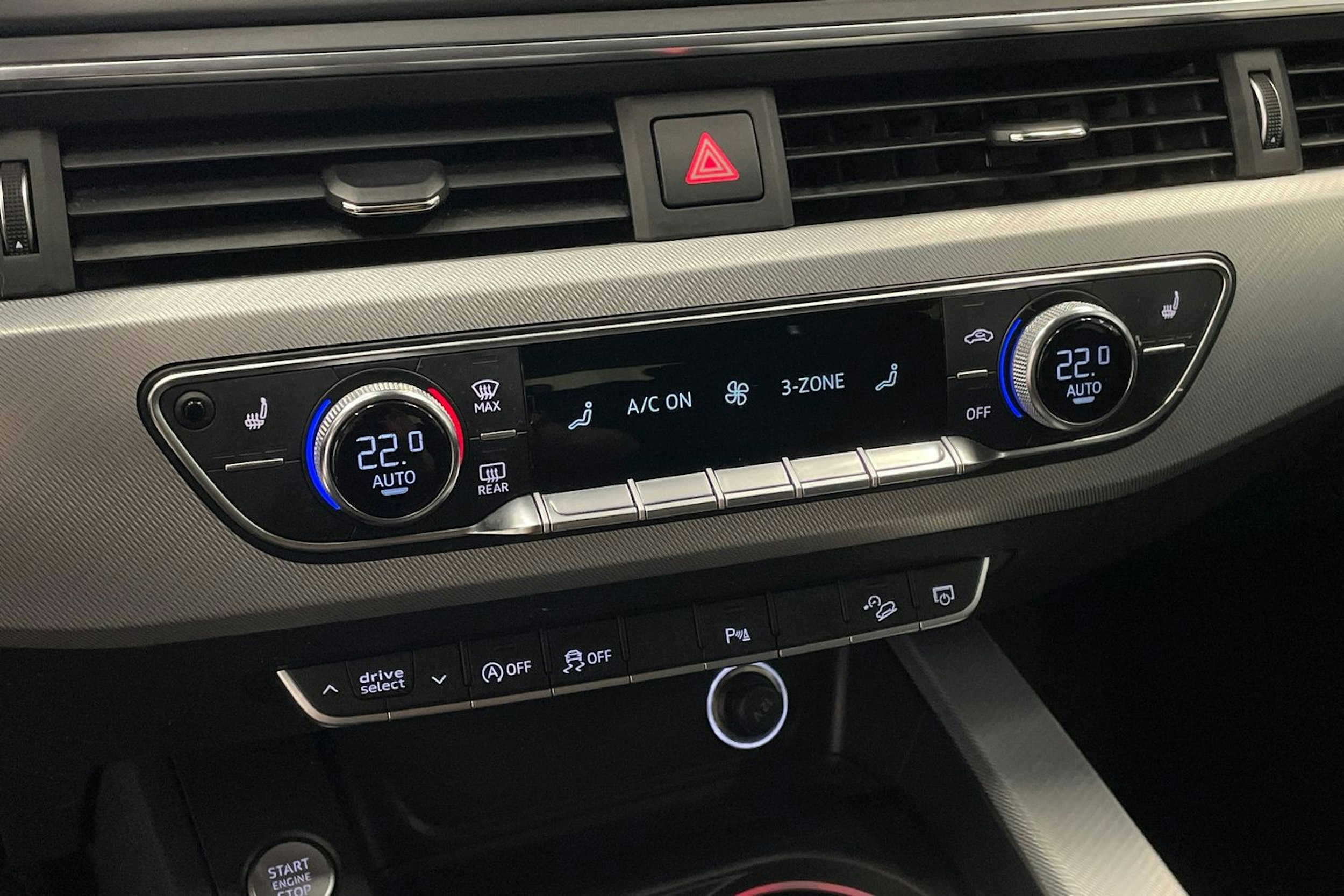 Valkoinen Audi A4 allroad quattro 2017 kuva 22.
