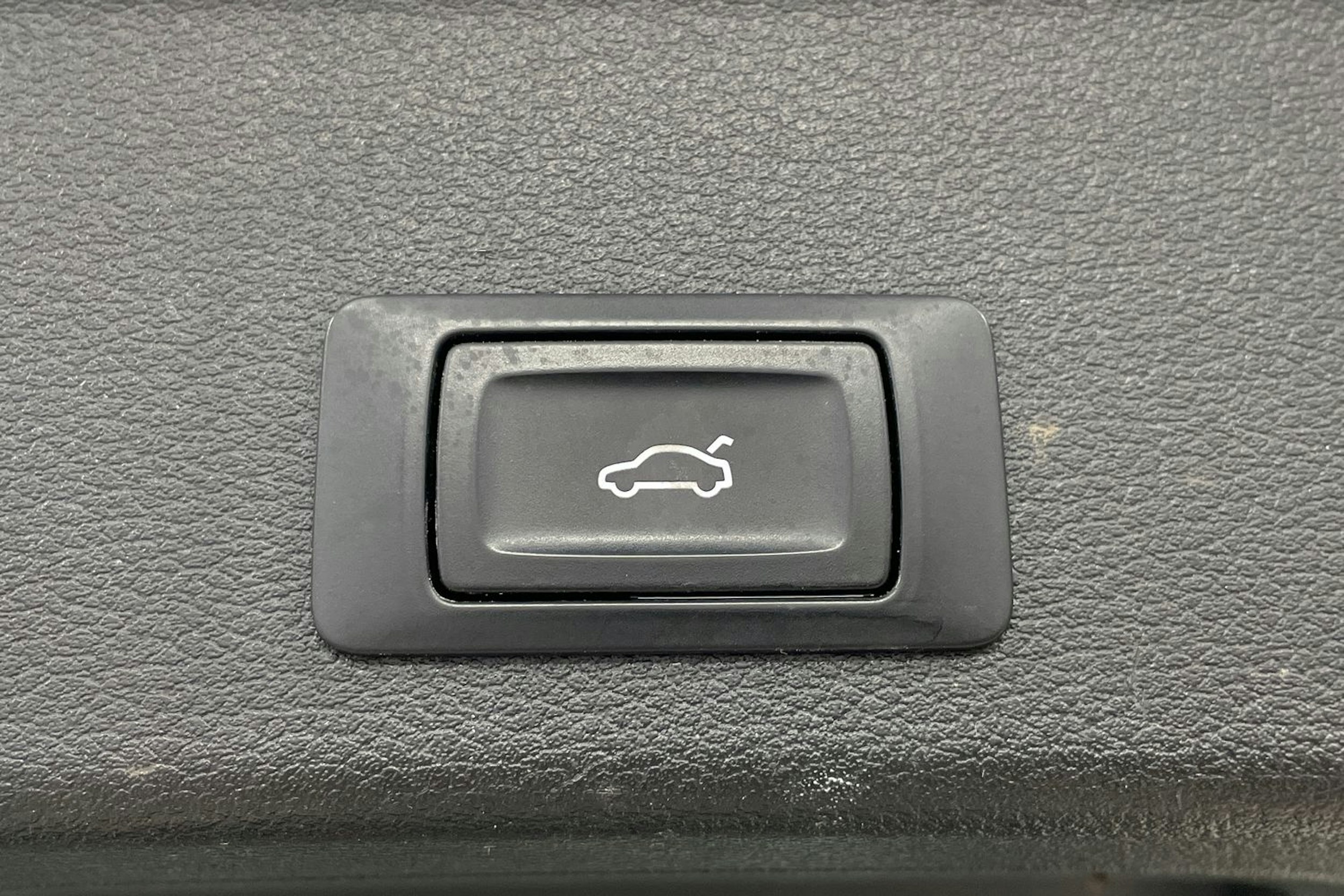 Valkoinen Audi A4 allroad quattro 2017 kuva 28.