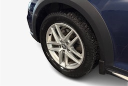 Sininen Audi A4 allroad quattro 2017 kuva 11.