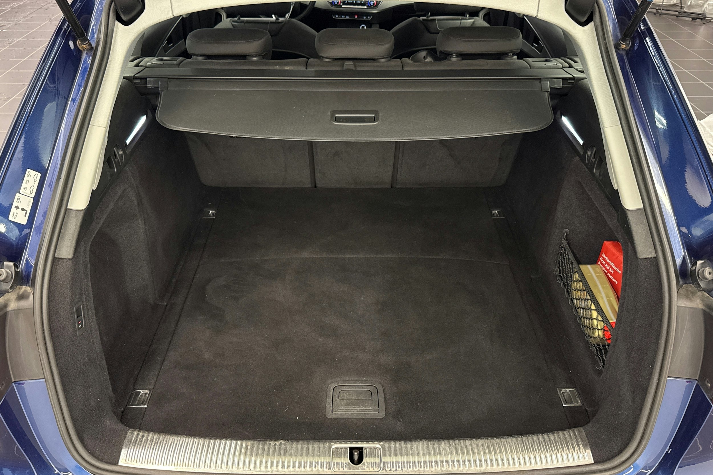 Sininen Audi A4 allroad quattro 2017 kuva 24.