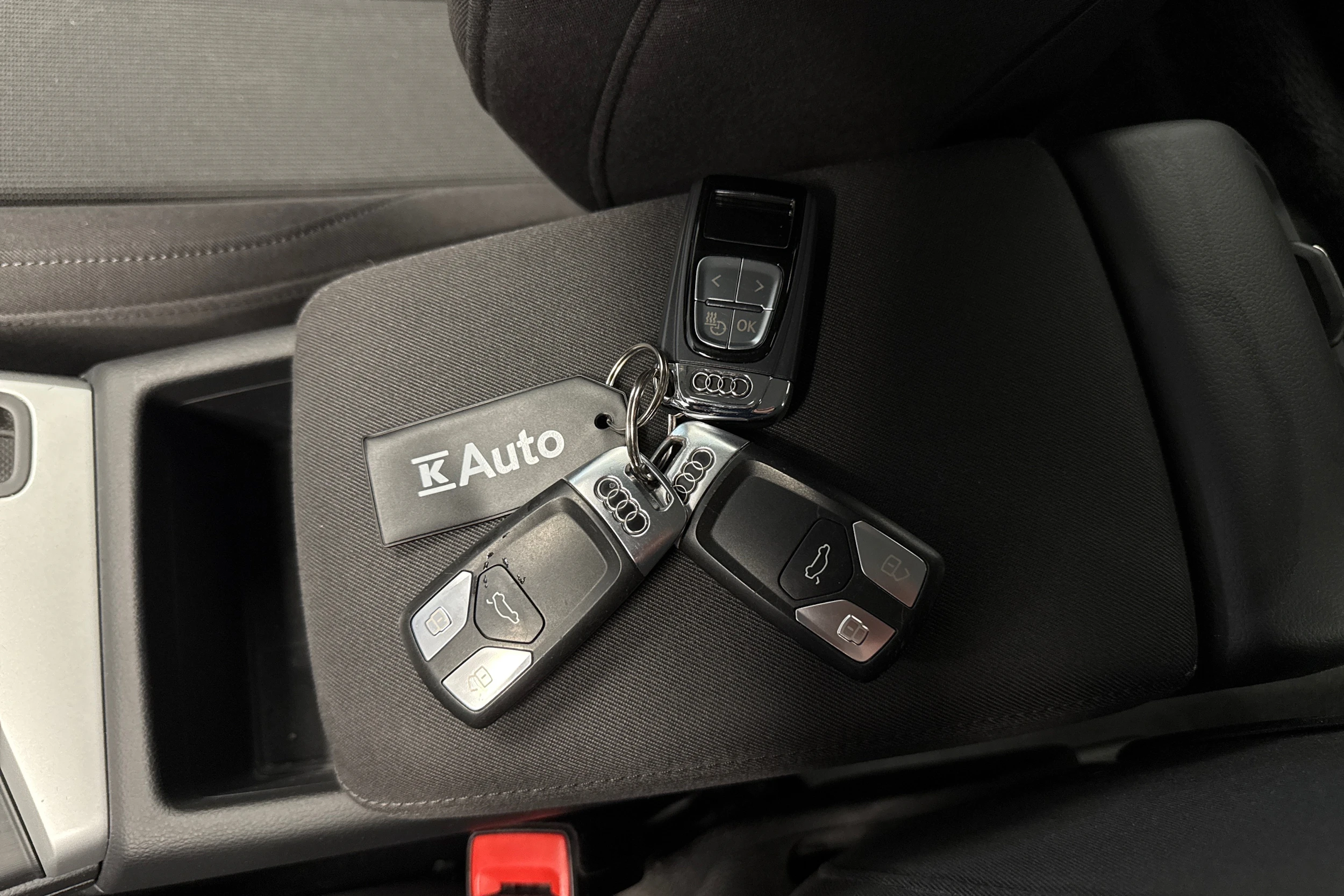 Sininen Audi A4 allroad quattro 2017 kuva 39.