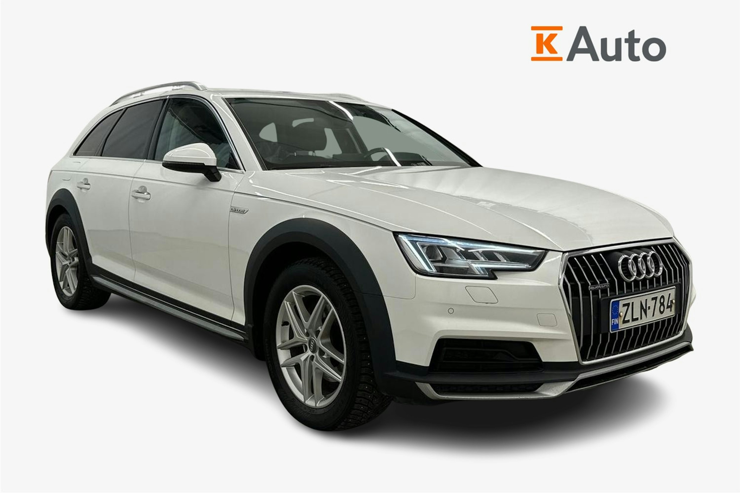 Valkoinen Audi A4 allroad quattro 2017 kuva 1.