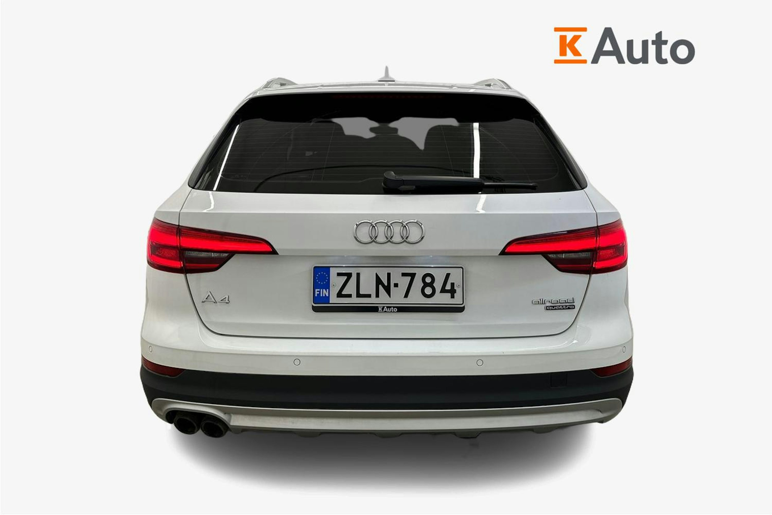 Valkoinen Audi A4 allroad quattro 2017 kuva 3.